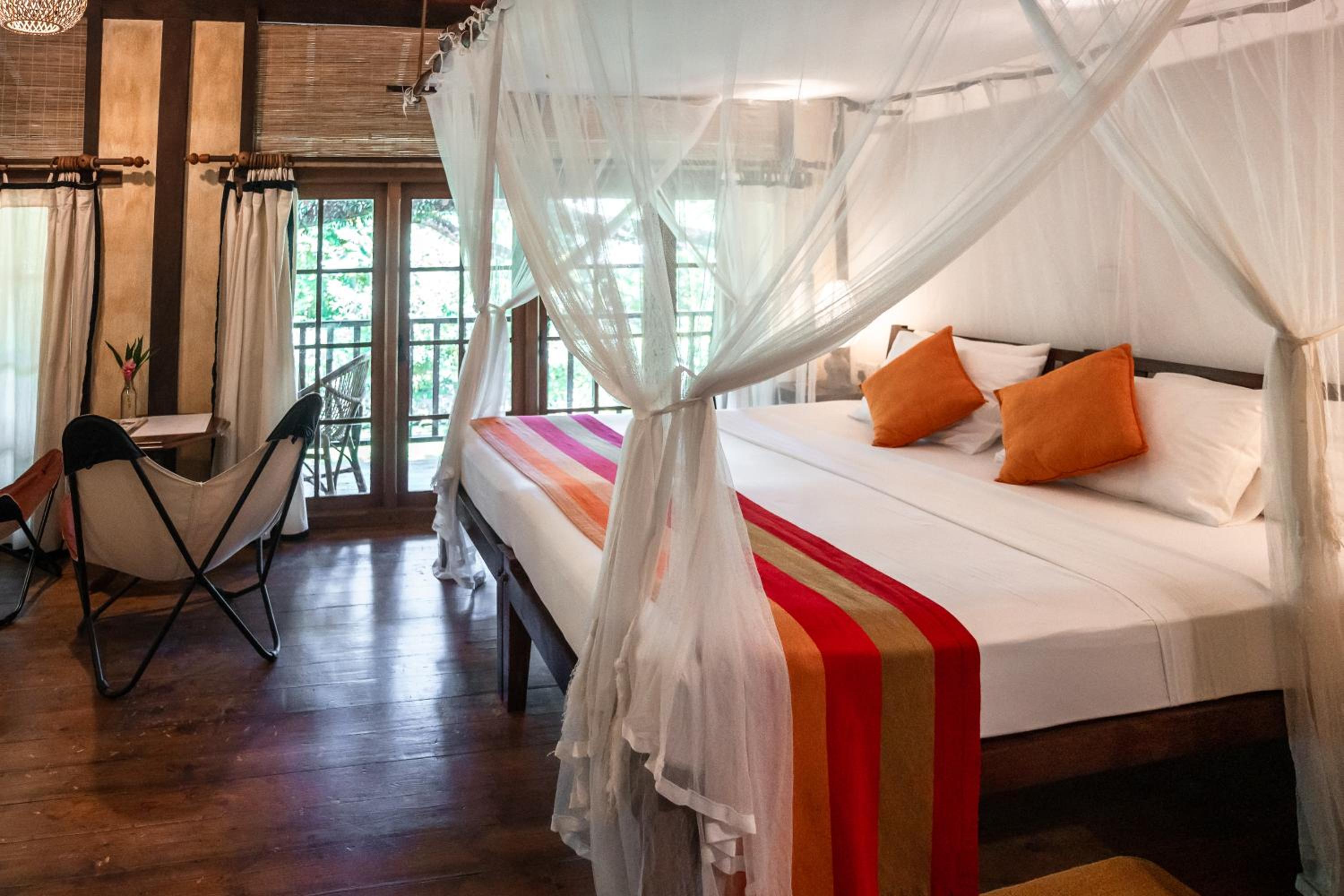 Deluxe Room with Balcony photo 3