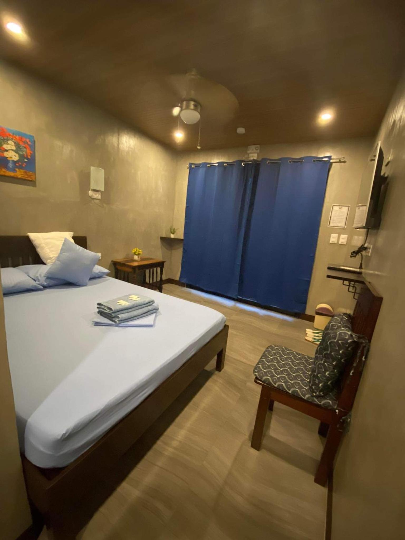 Budget Double Room photo 3