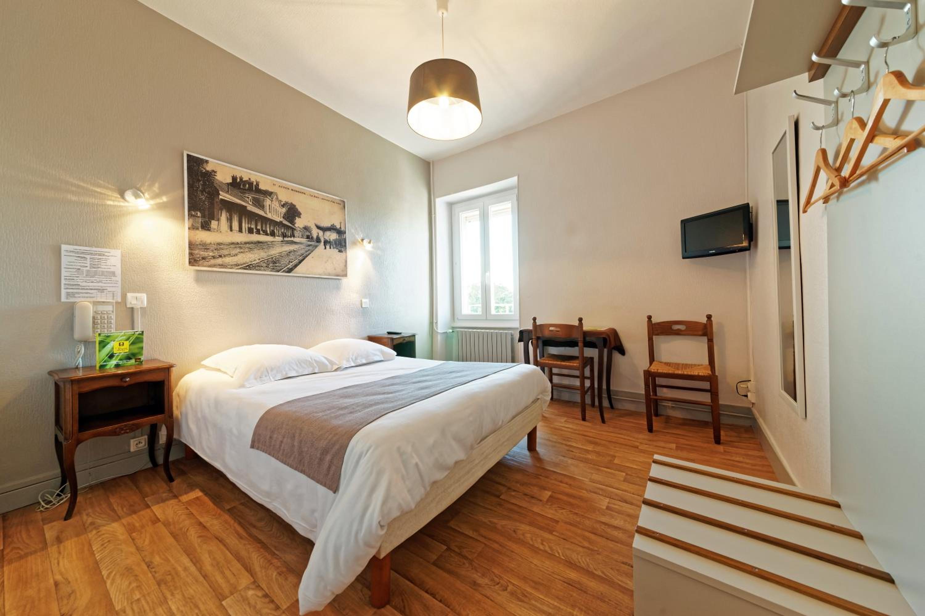 Double Room - Photo 3
