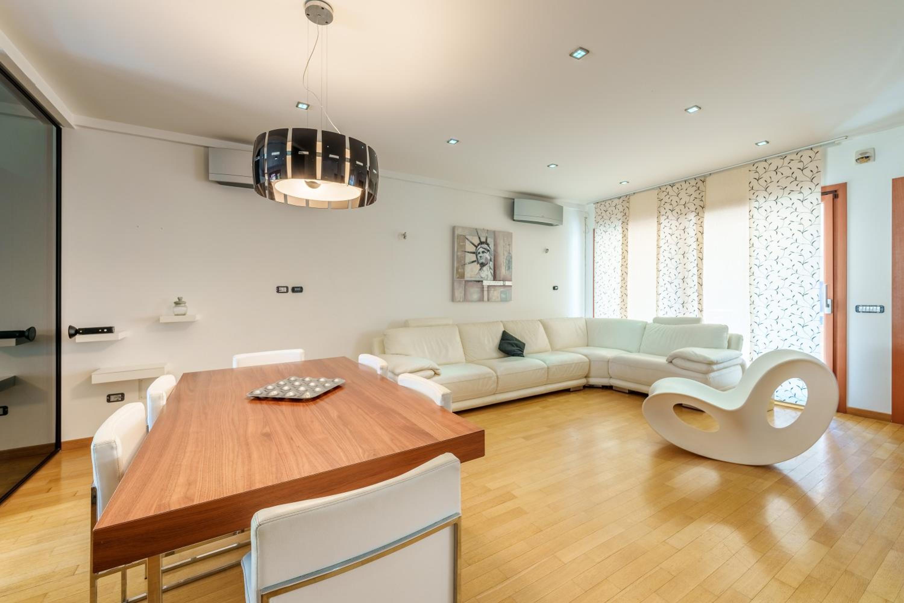 Three-Bedroom House photo 1