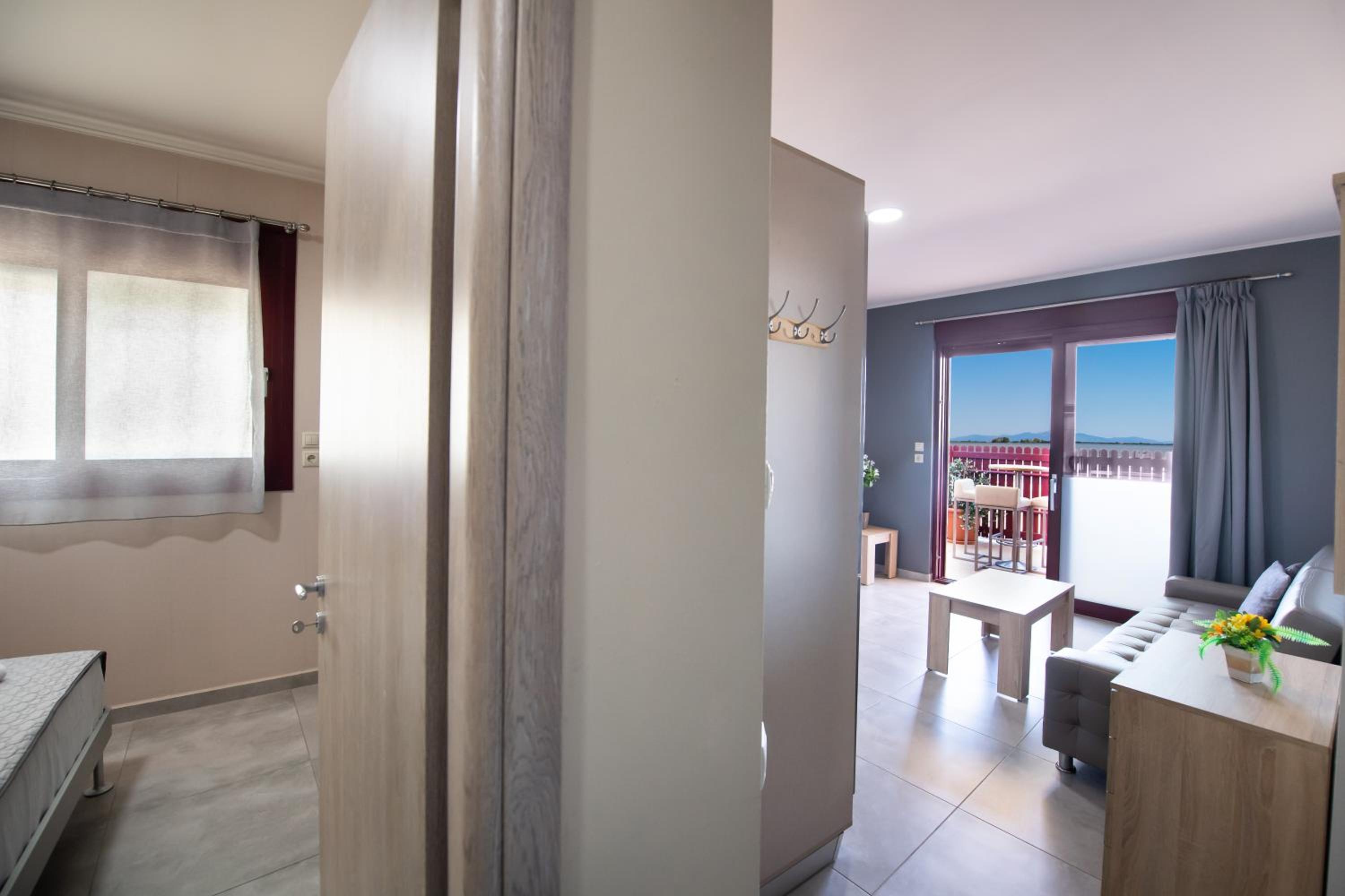 Large Double Room photo 1