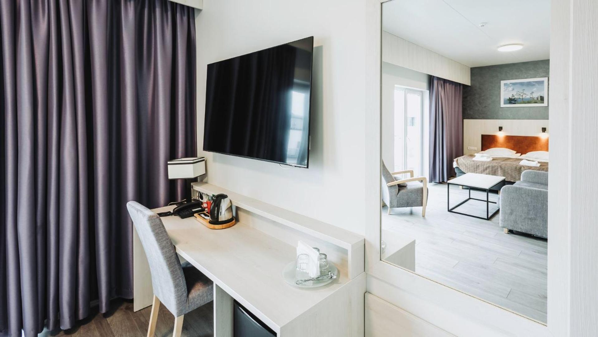 Suite with Sauna & Spa access - Photo 3