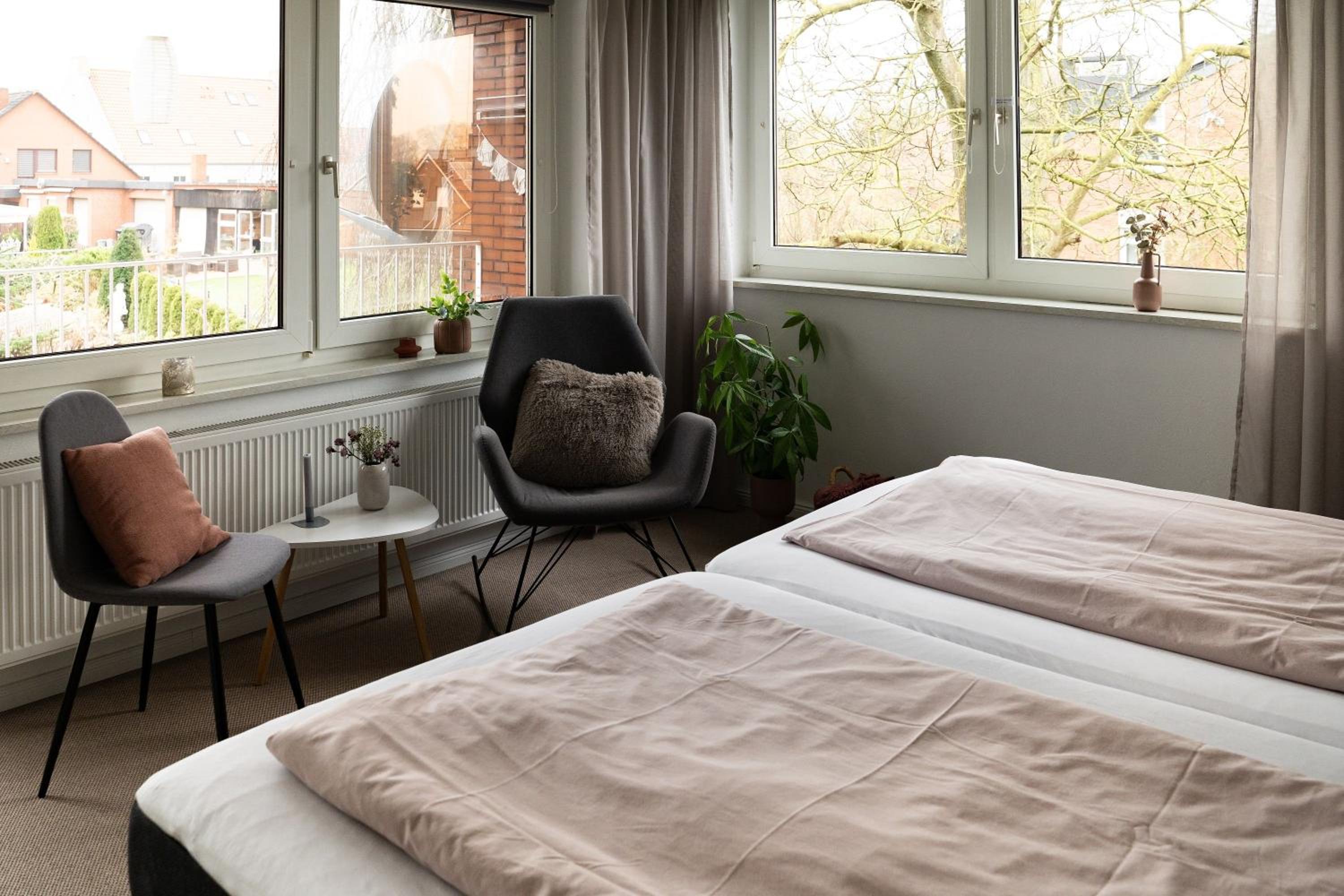 Two-Bedroom Apartment with Balcony photo 3