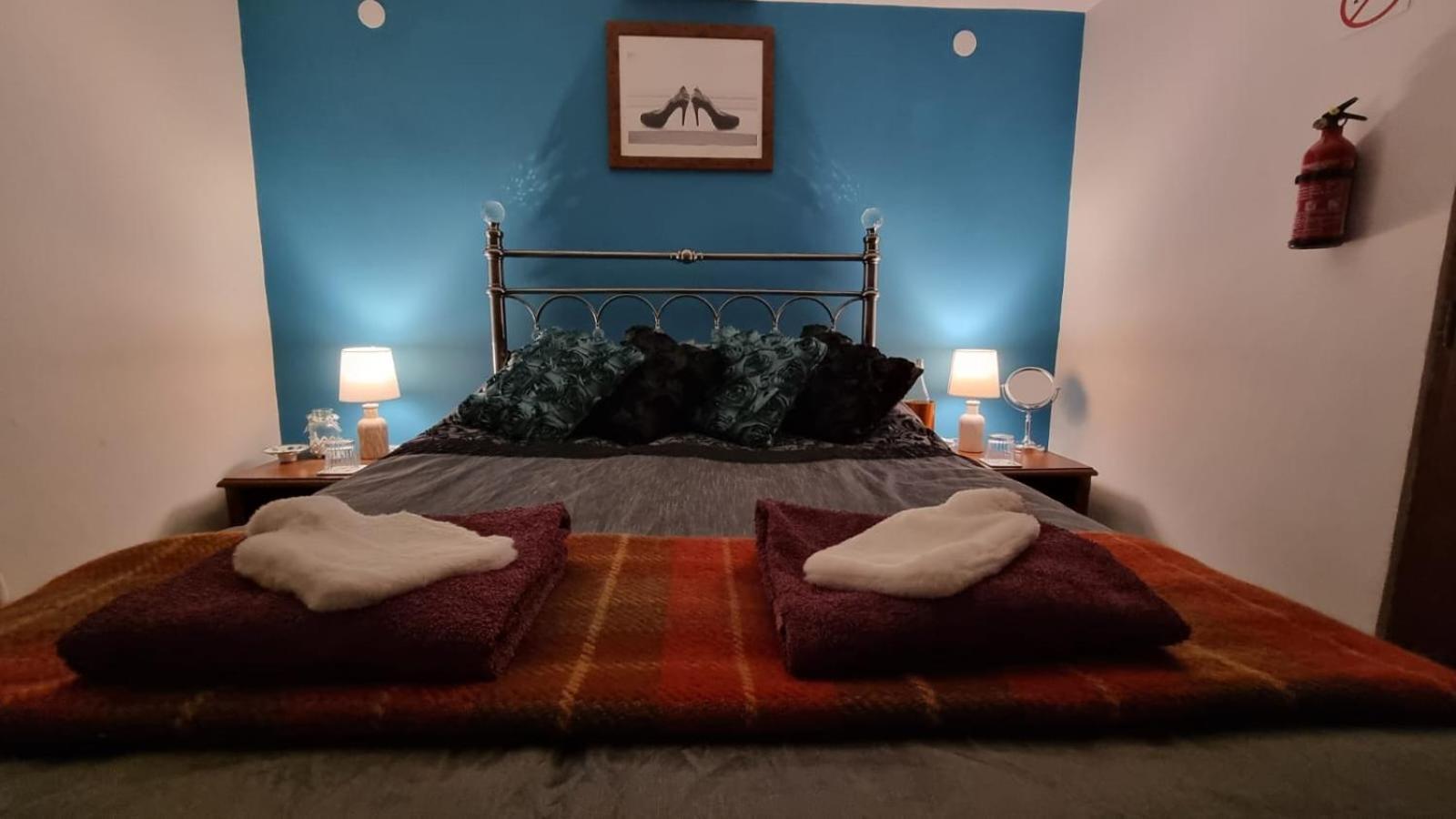 Double Room with Shared Bathroom photo 1