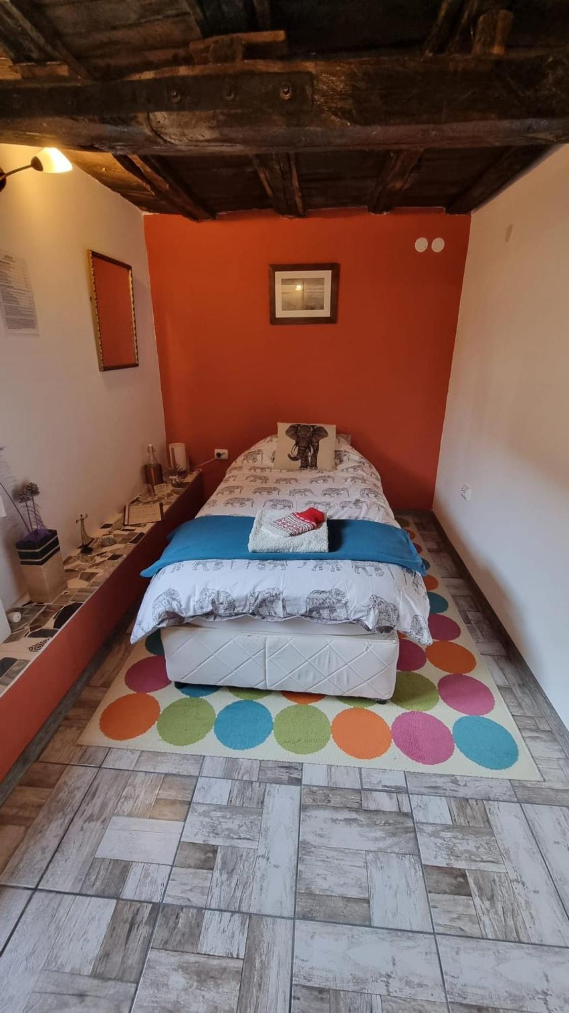 Standard Single Room with Shared Bathroom photo 1