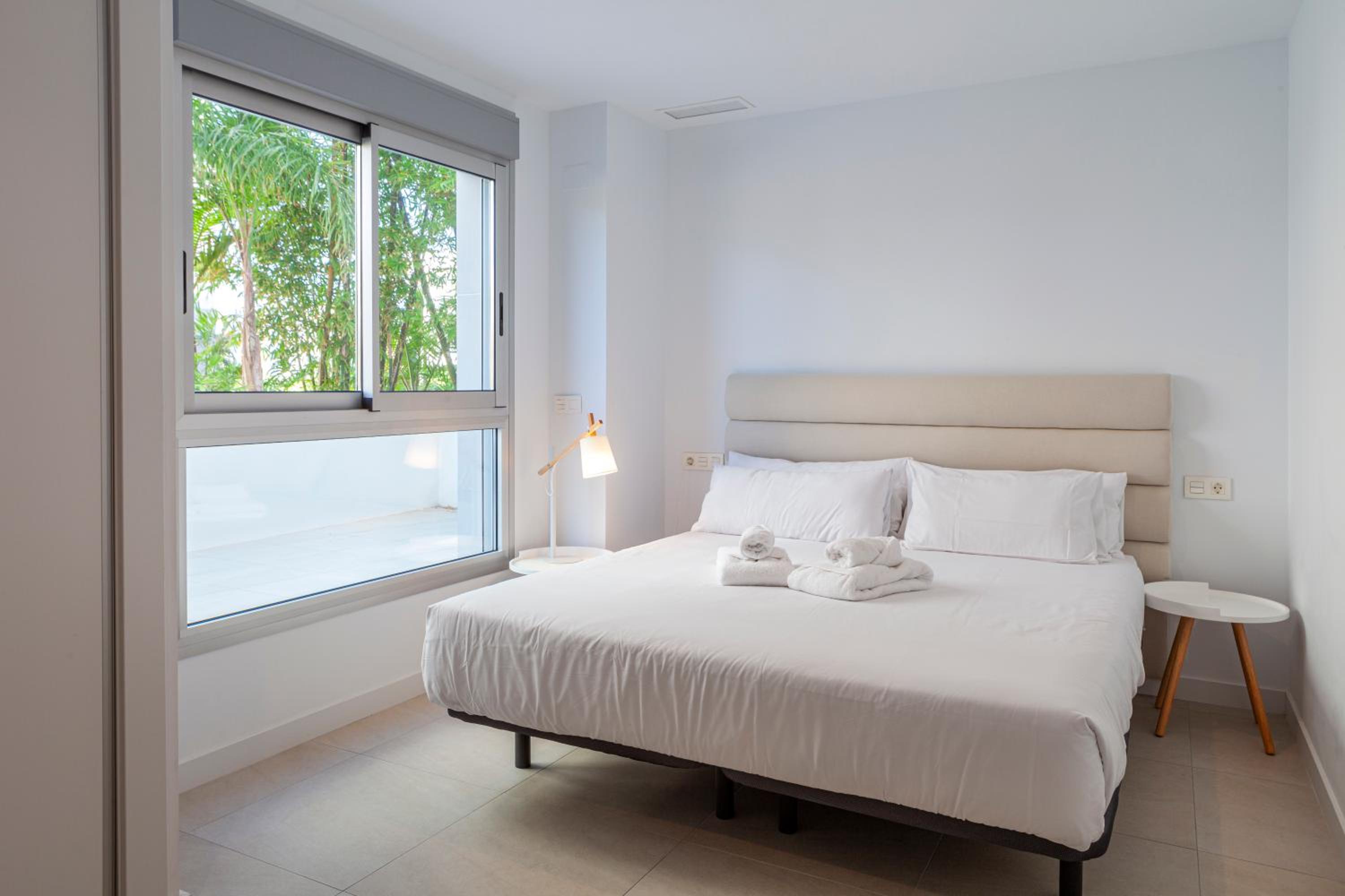Apartamento Planta Baja con Terraza 2 Dormitorios  - Photo 1