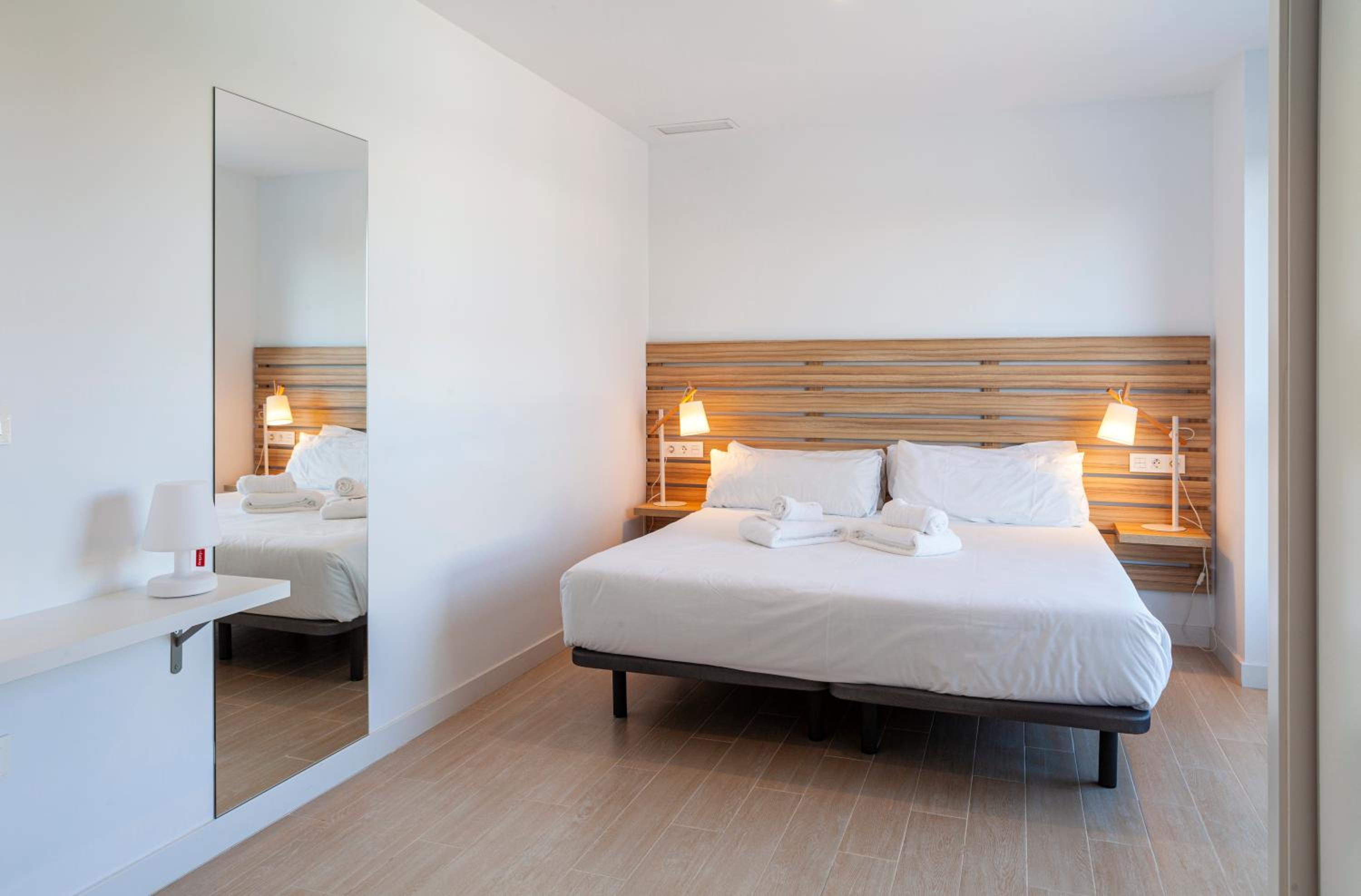 Apartamento Planta Baja con Terraza 2 Dormitorios  - Photo 5