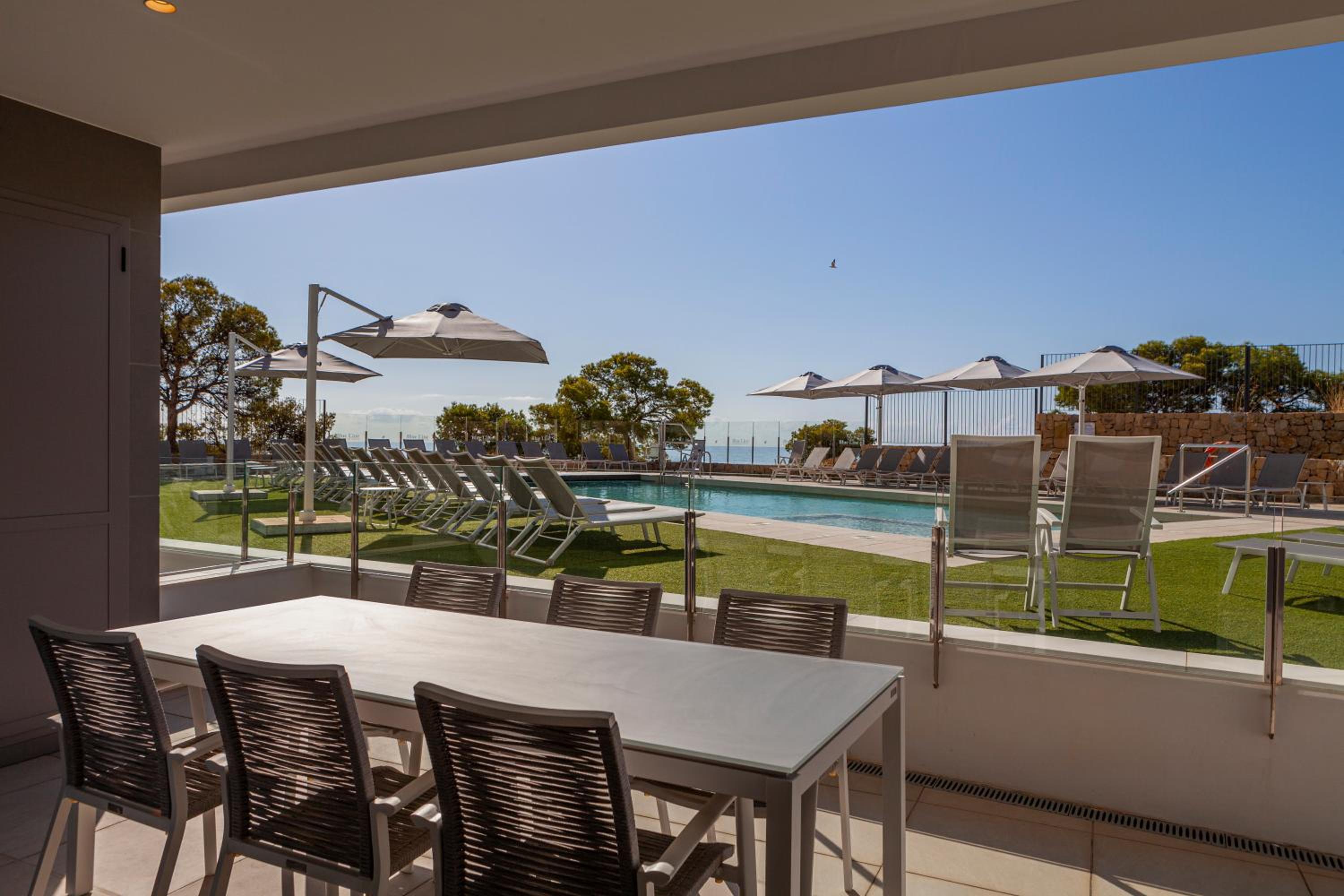 Apartamento Planta Baja con Terraza 2 Dormitorios  - Photo 3