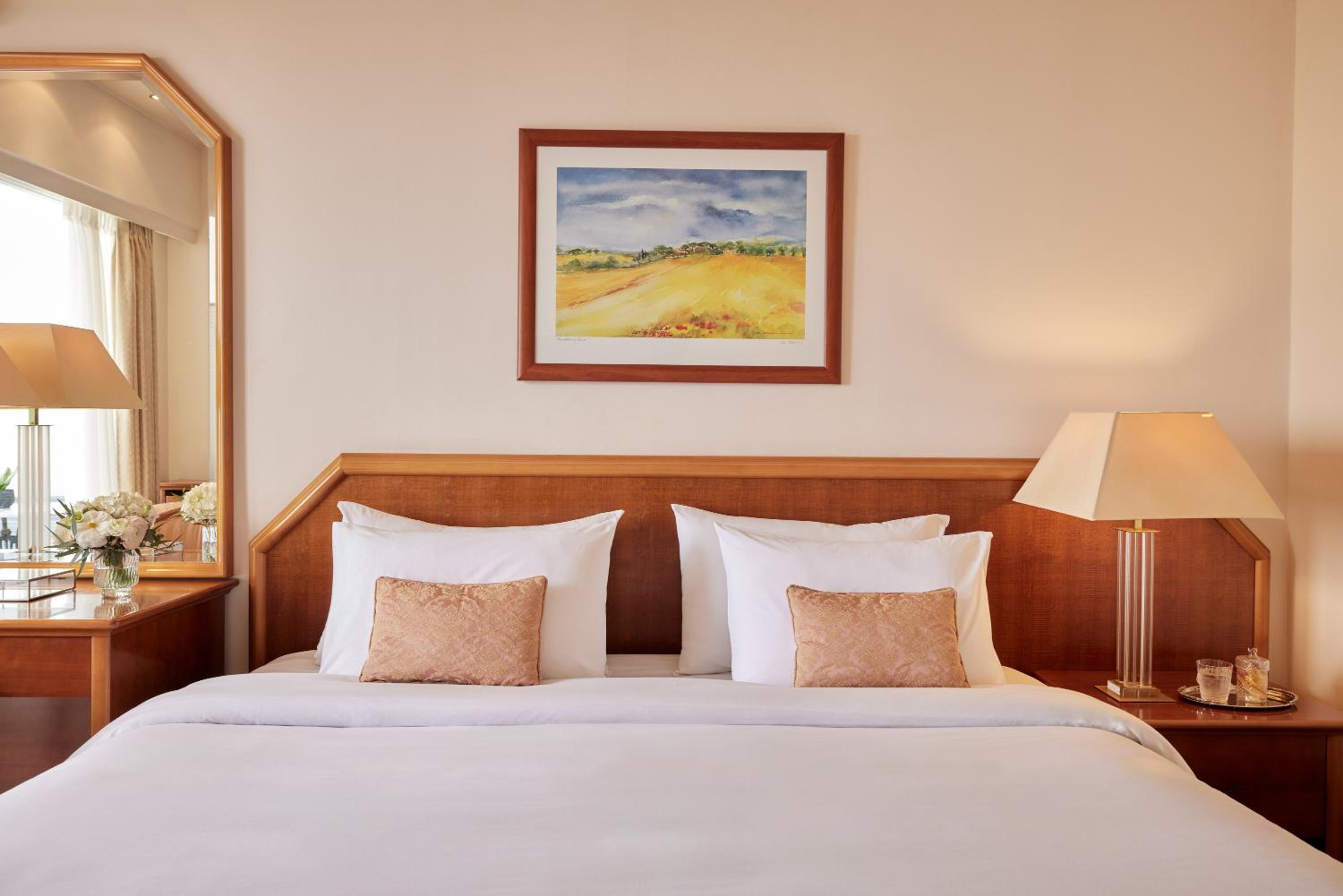 Superior Double Room with Panoramic Sea and City View - Photo 21