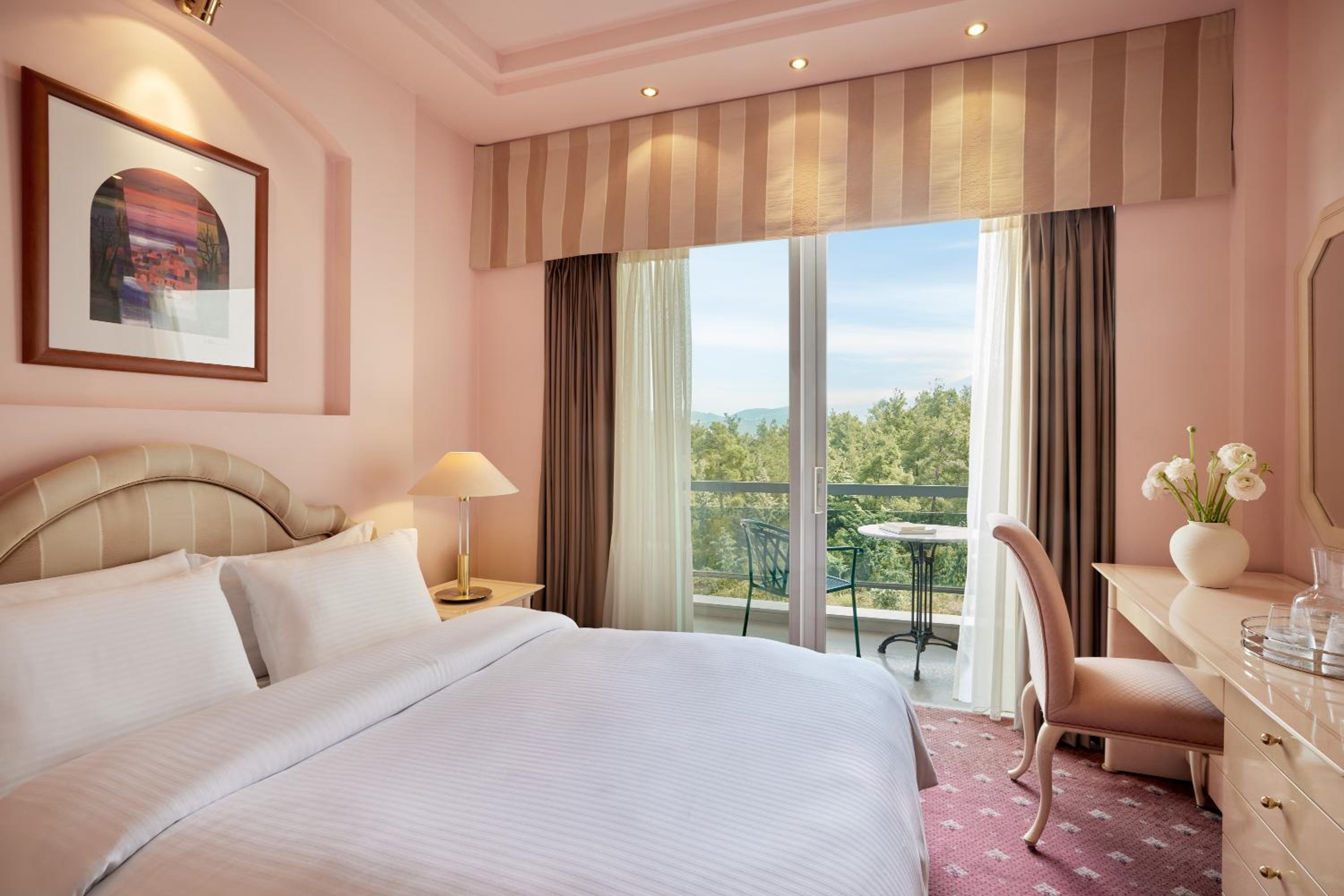 Family Suite with Mountain View (2 adults + 2 children)
