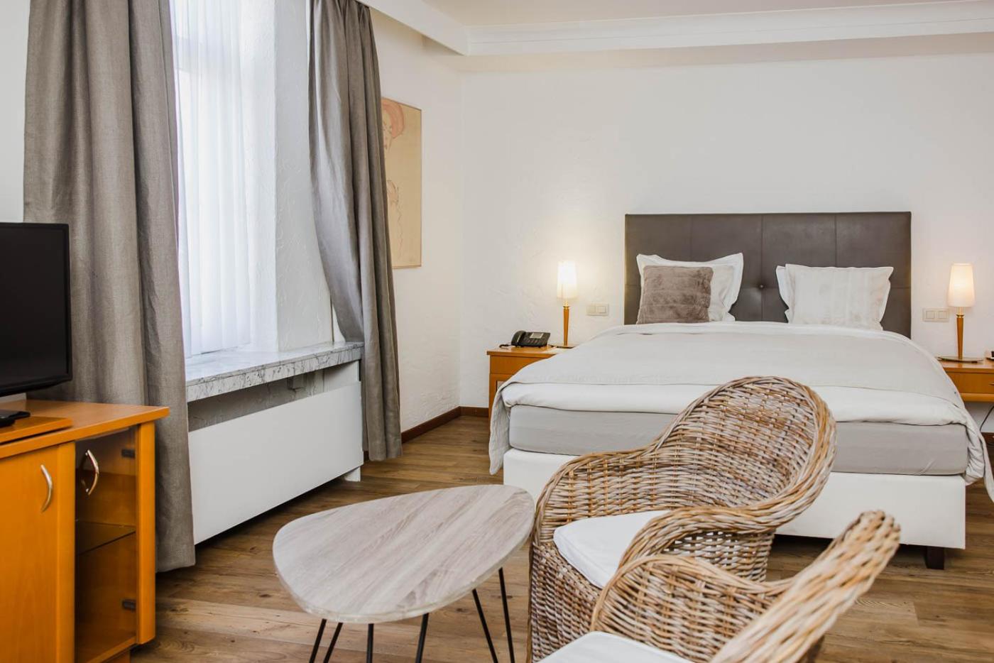 Double Room - Photo 7