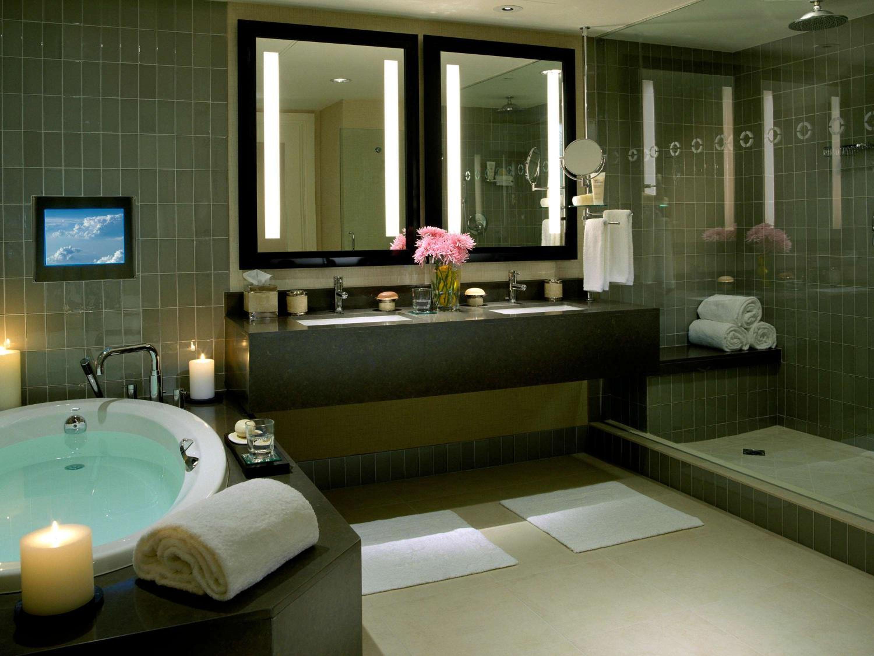 Presidential King Suite Hills View photo 2