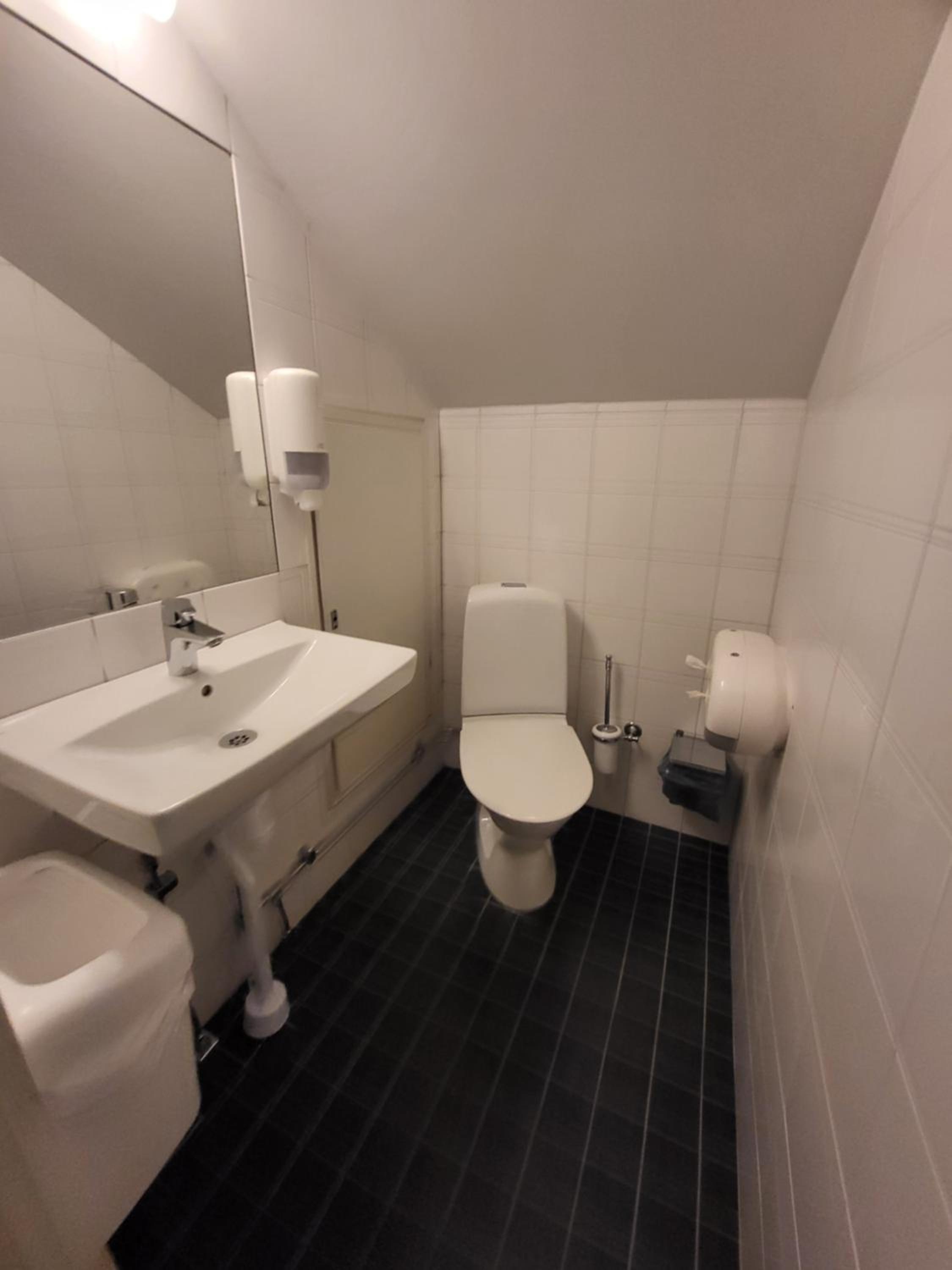 Twin Room with Shared Bathroom photo 2