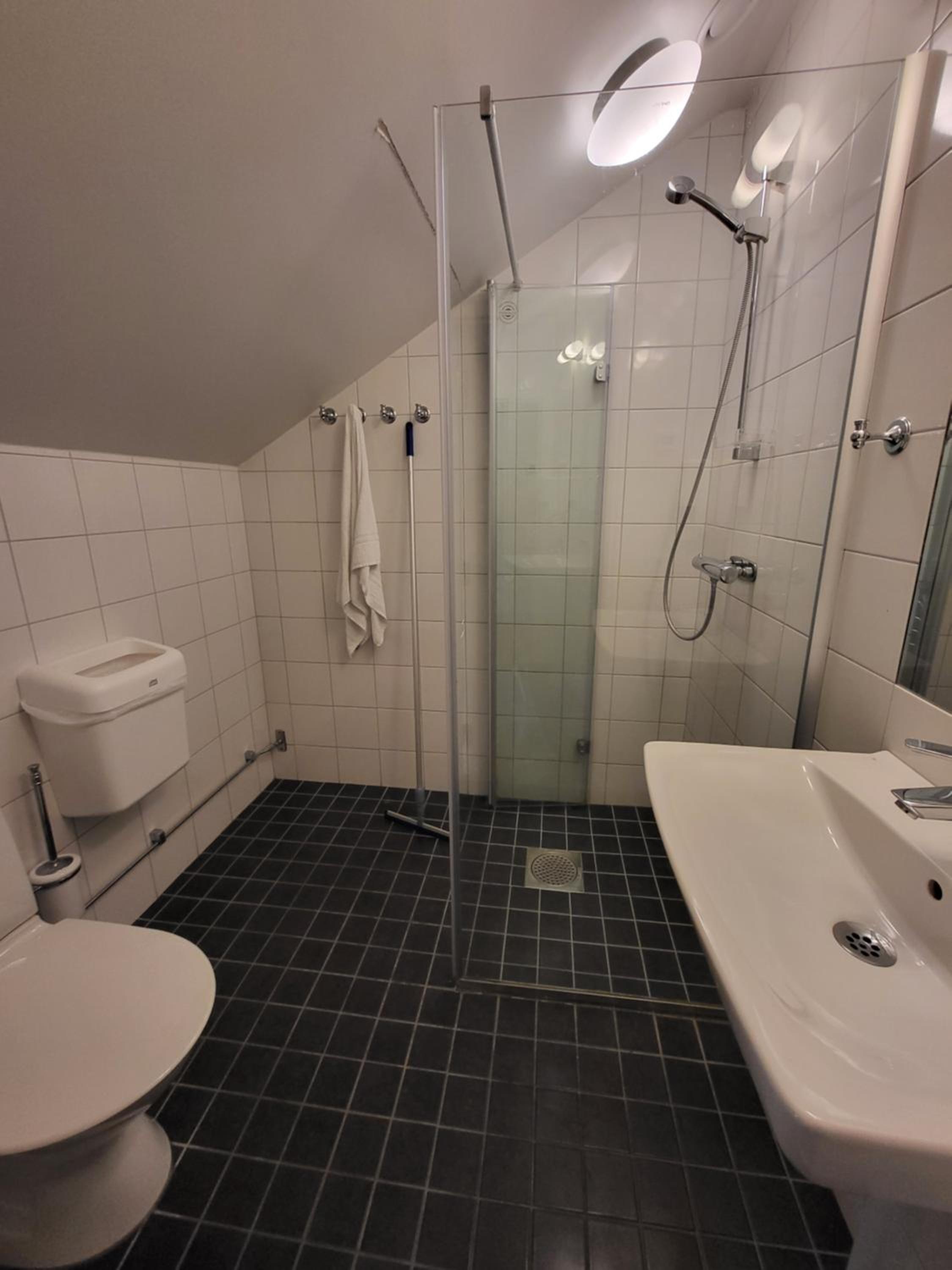 Twin Room with Shared Bathroom photo 3
