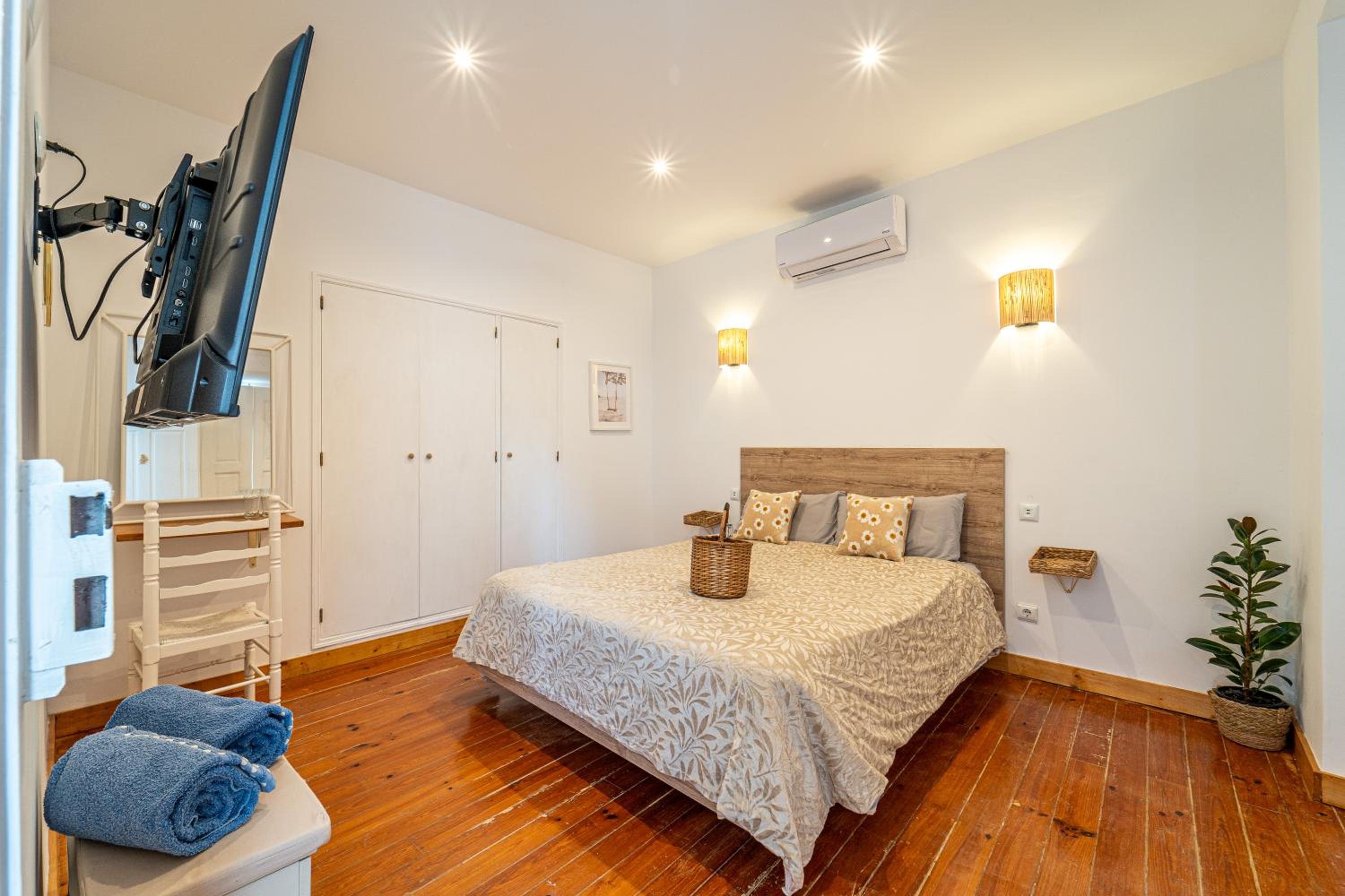 Double Room with Shared Bathroom