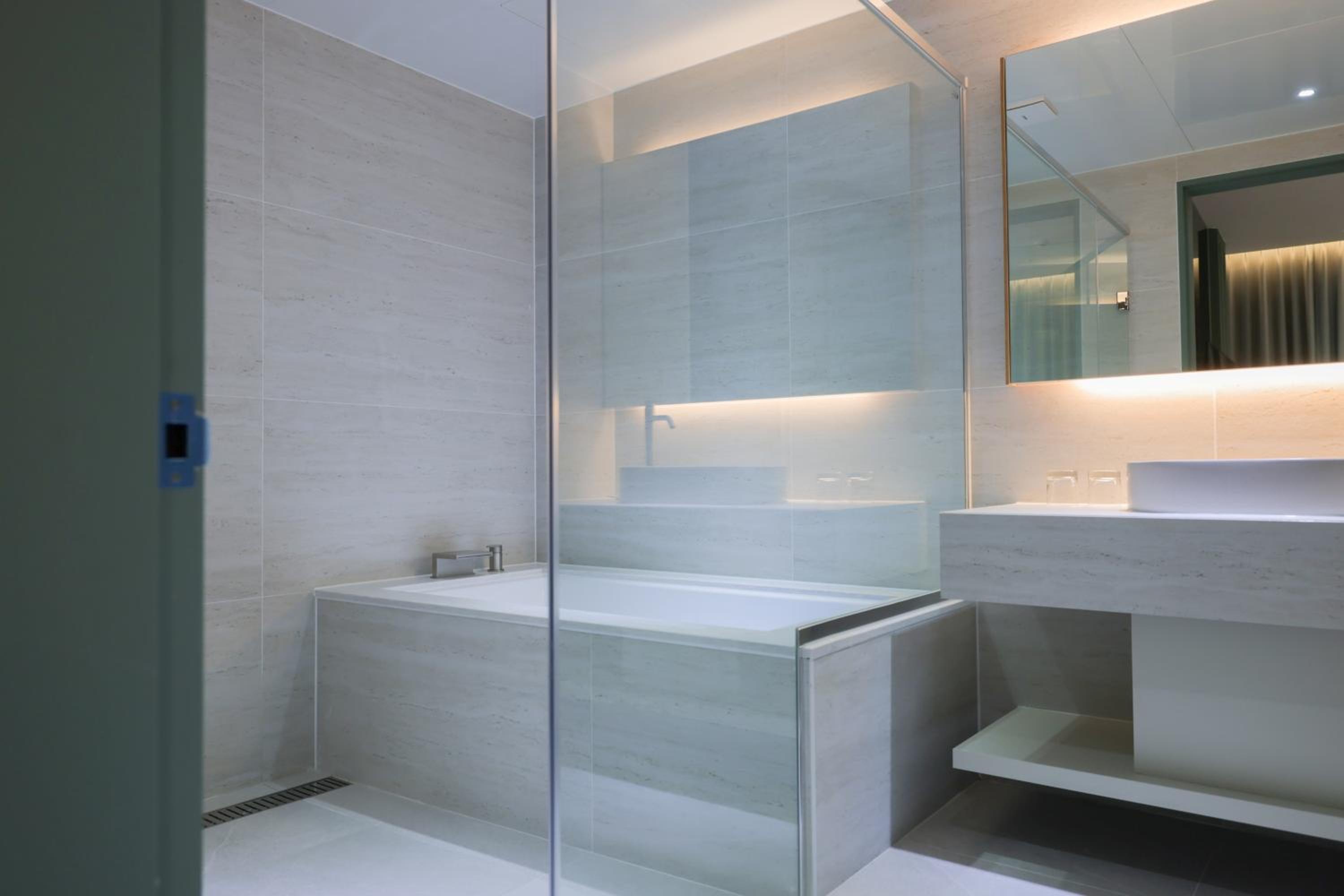 Premier Twin Suite - Photo 2