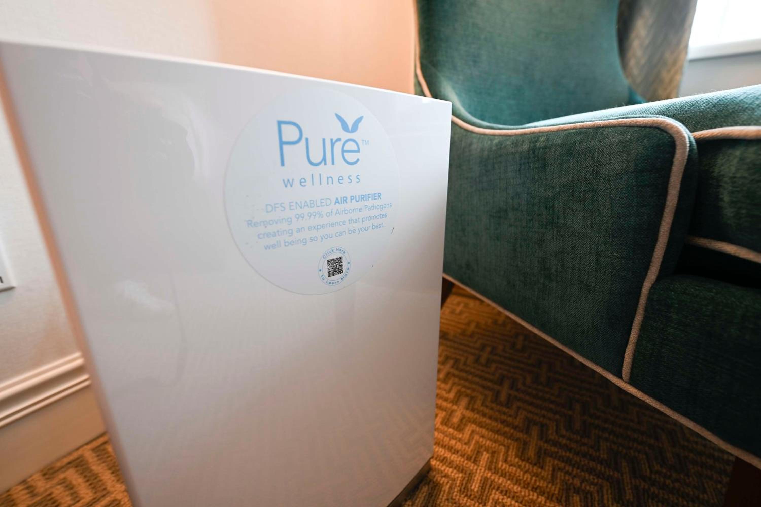 PURE Wellness King Room photo 2
