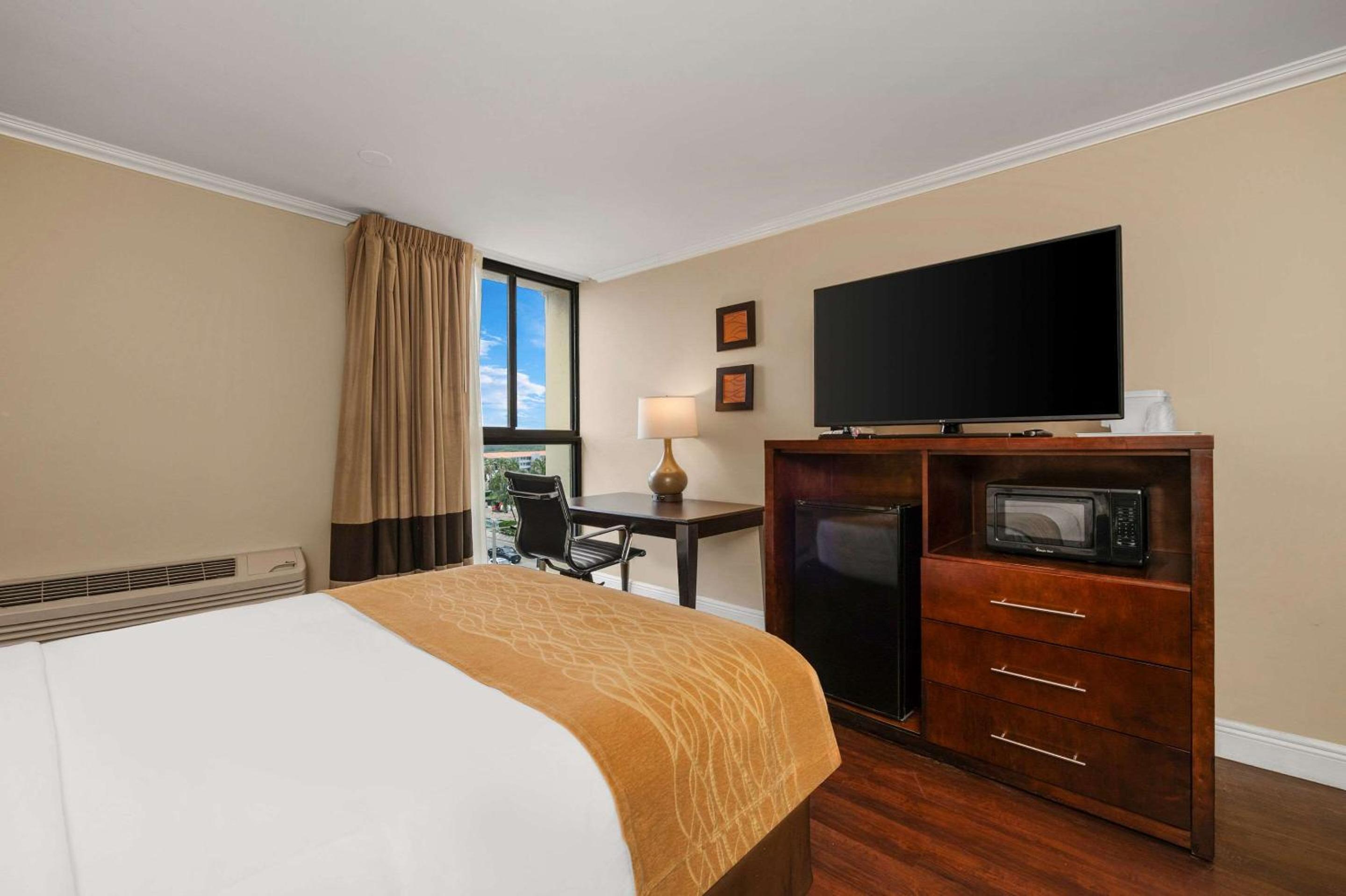 Double Room with Two Double Beds photo 3