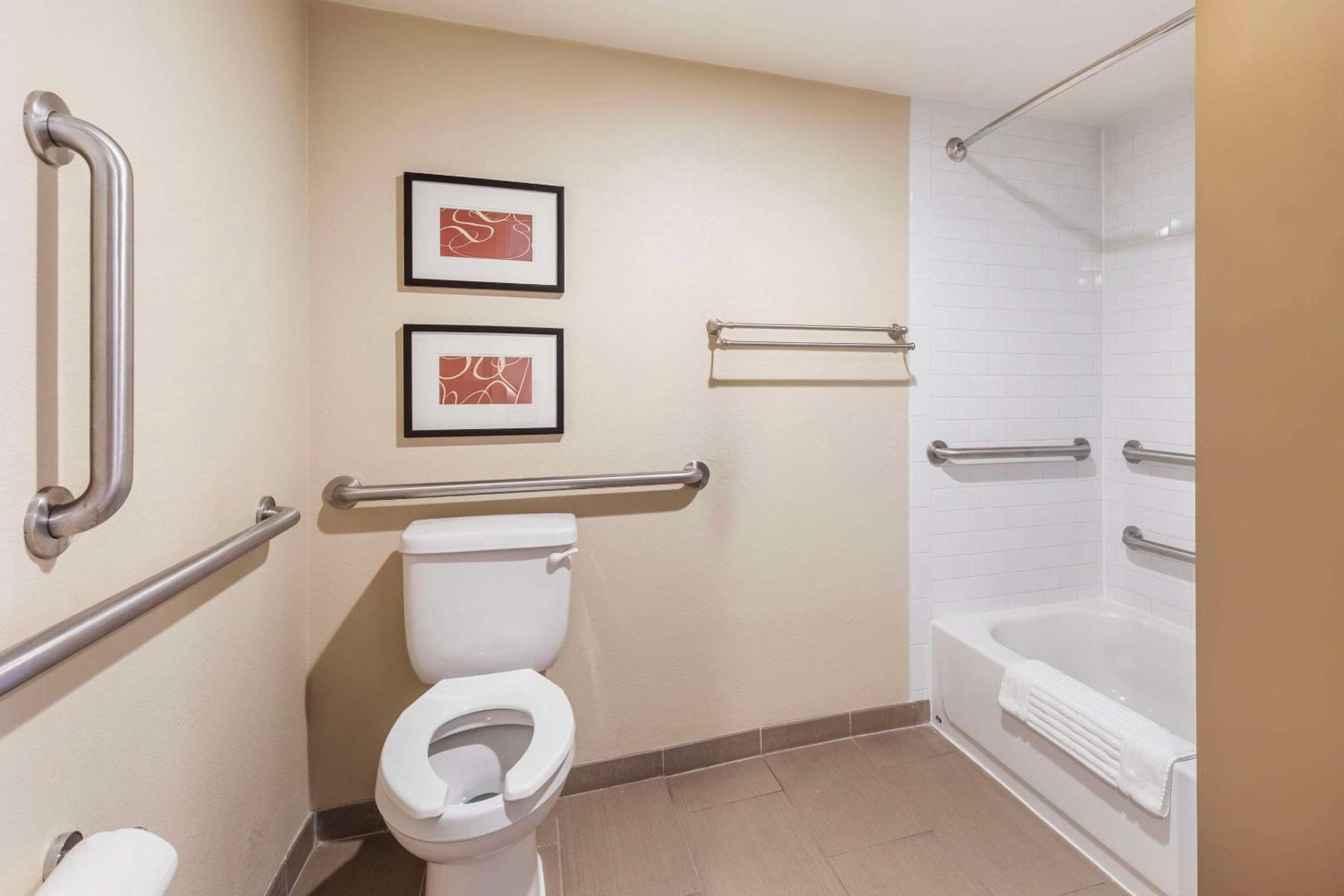 King Room - Disability Access/Non-Smoking - Photo 2