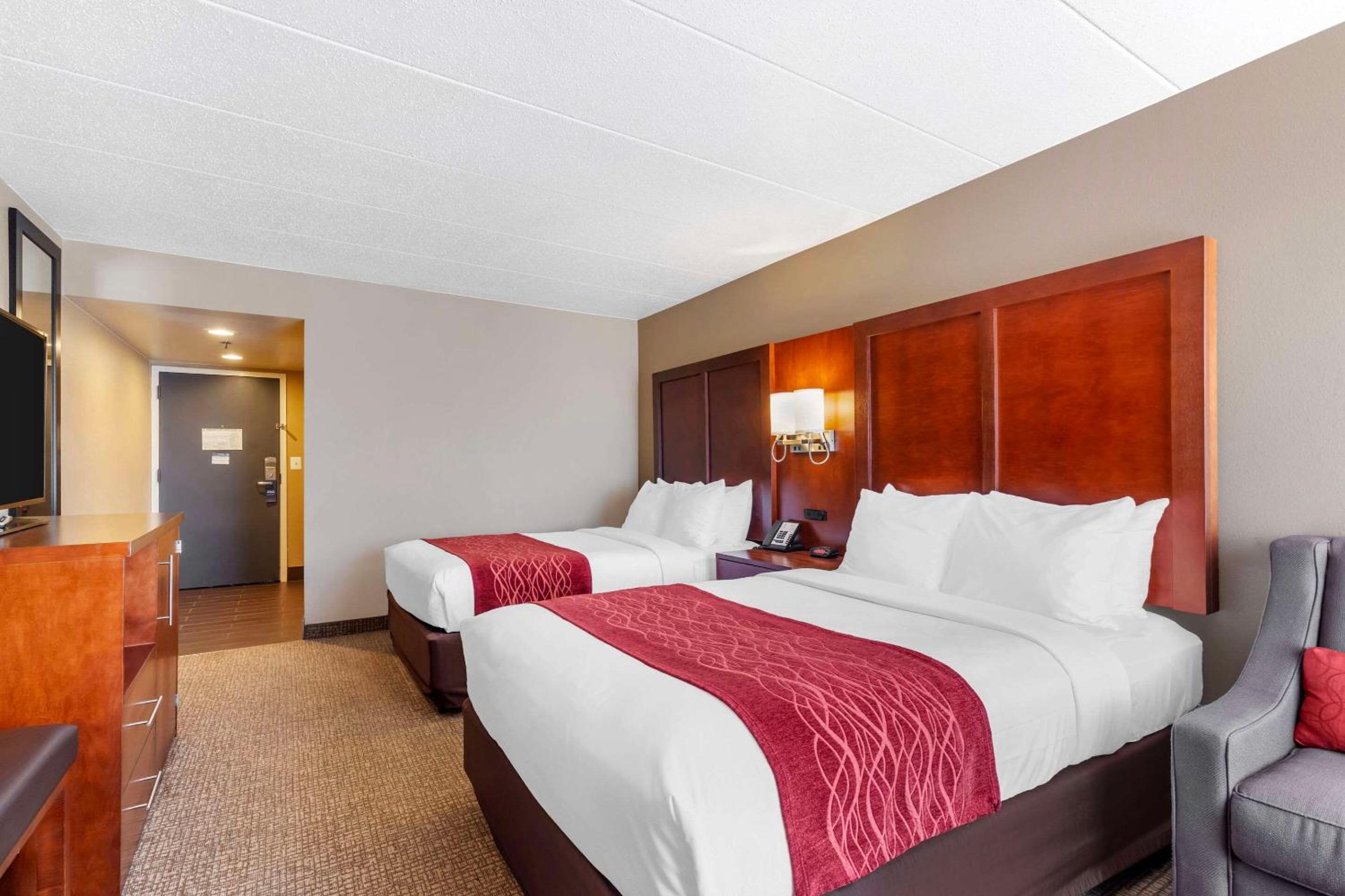 Double Room with Two Double Beds - Non-Smoking - Photo 4