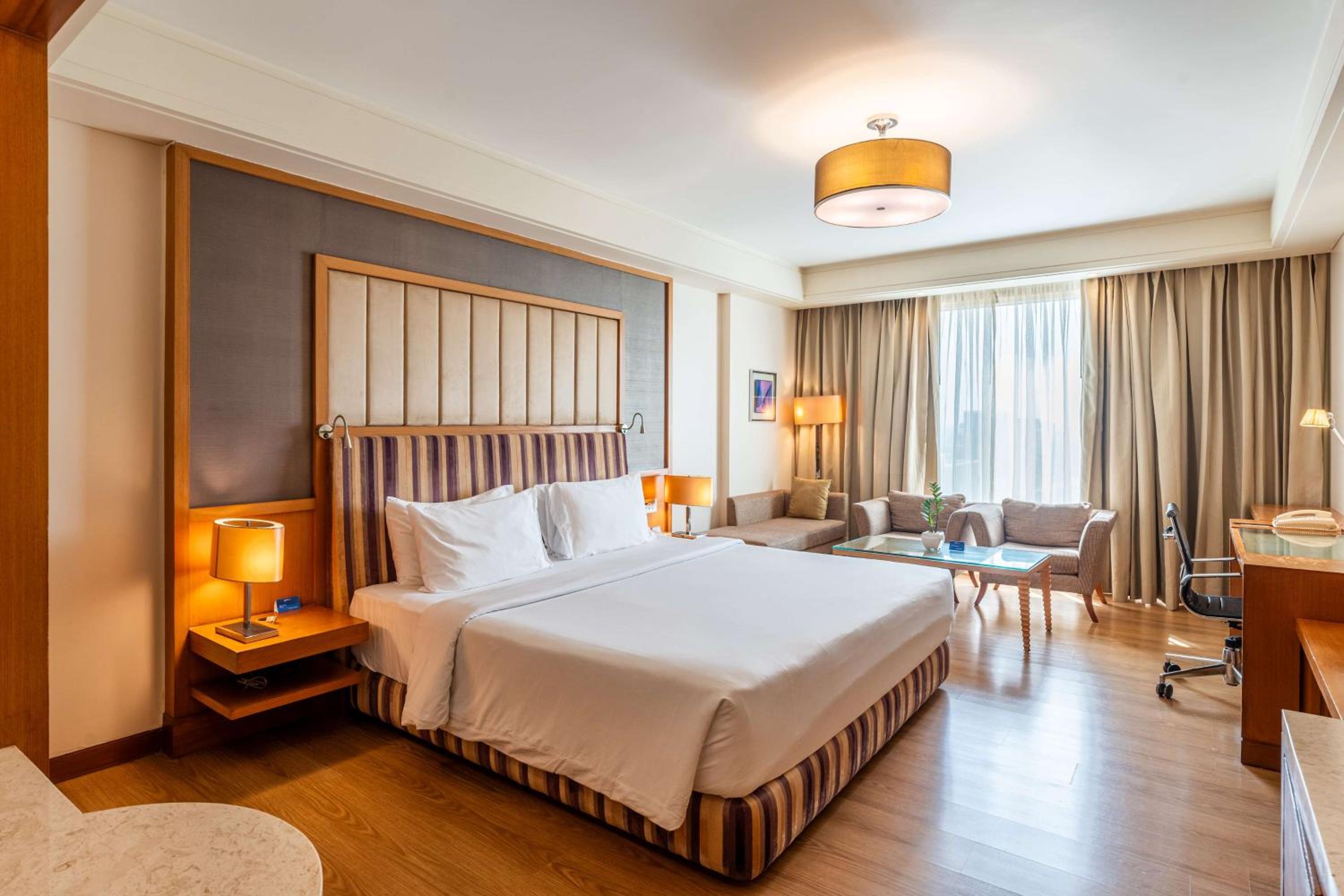 Deluxe Double or Twin Room -  - 10% Discount of Food & Soft Beverages, Hotel Credit of INR 1000 on Food and Soft Beverages in Restaurants only - Photo 2