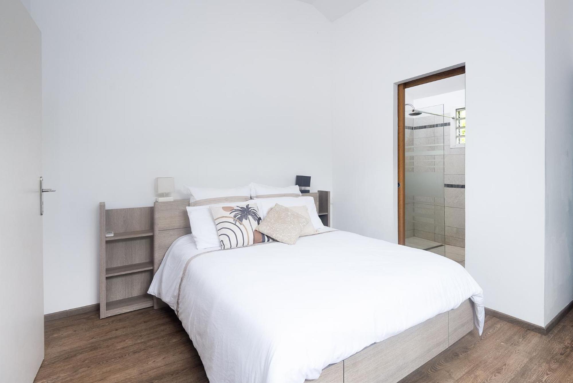 Three-Bedroom Villa photo 1