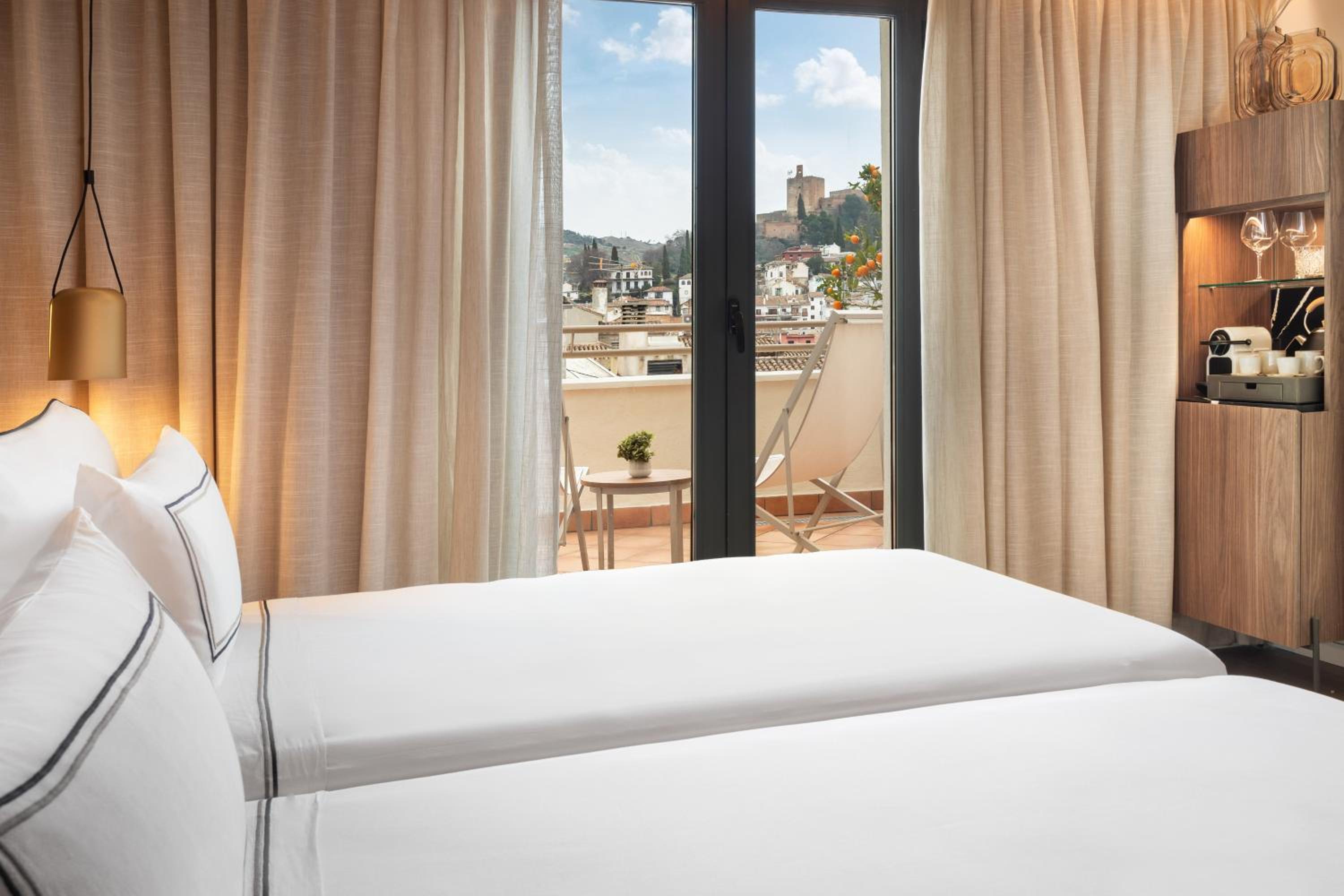 The Level Premium Room with Terrace - Photo 5
