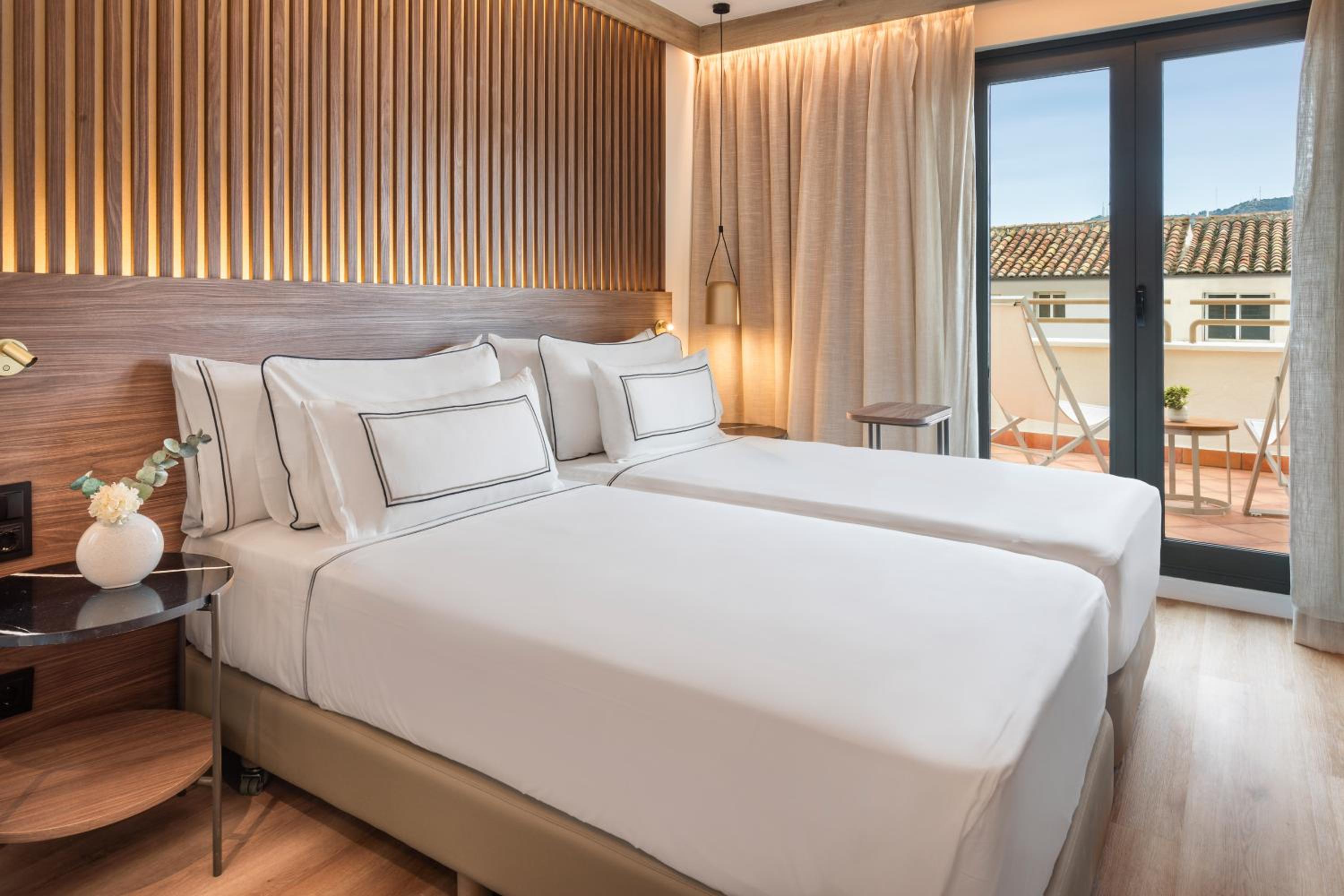 The Level Premium Room with Terrace - Photo 8