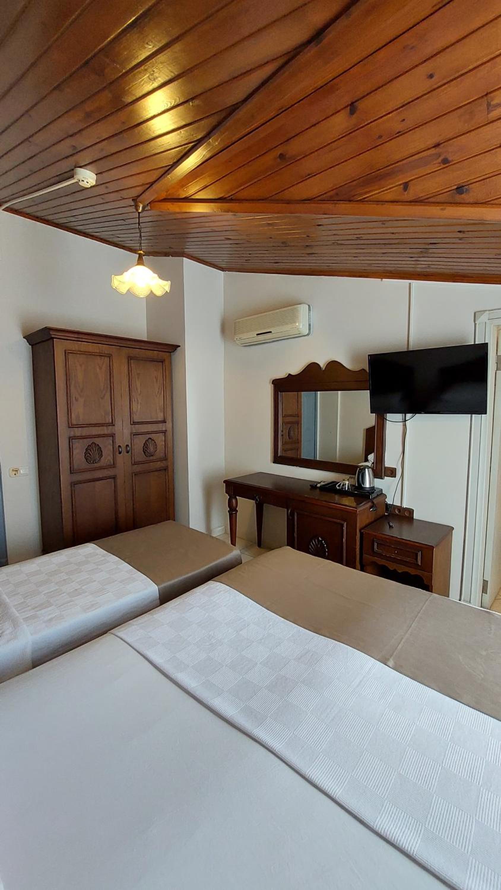 Triple Room with Balcony - Photo 1