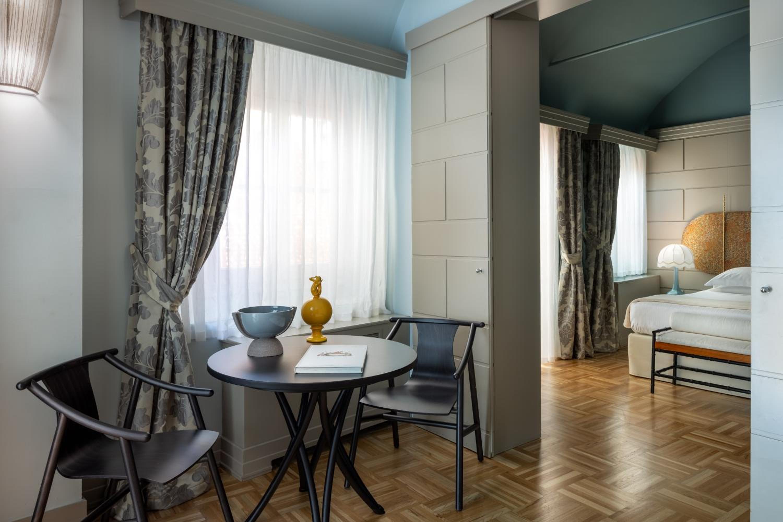Suite - Photo 7