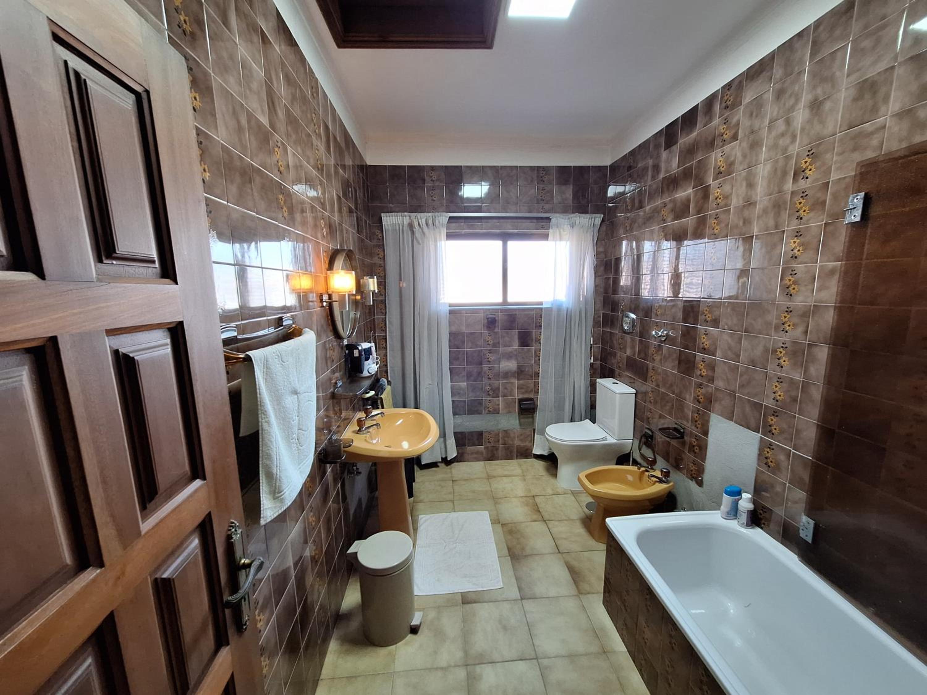 Deluxe Double Room with Balcony photo 3