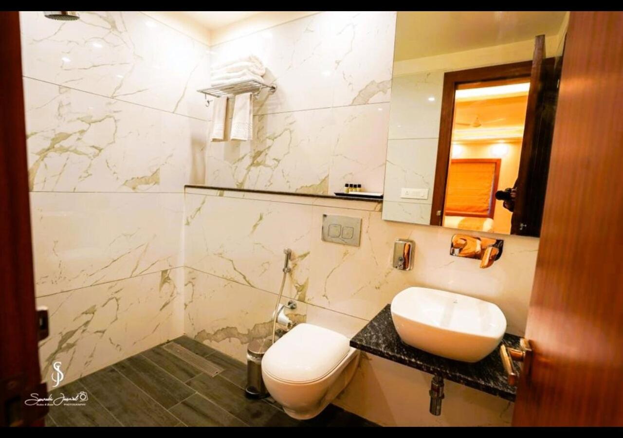 Deluxe Room - Photo 5