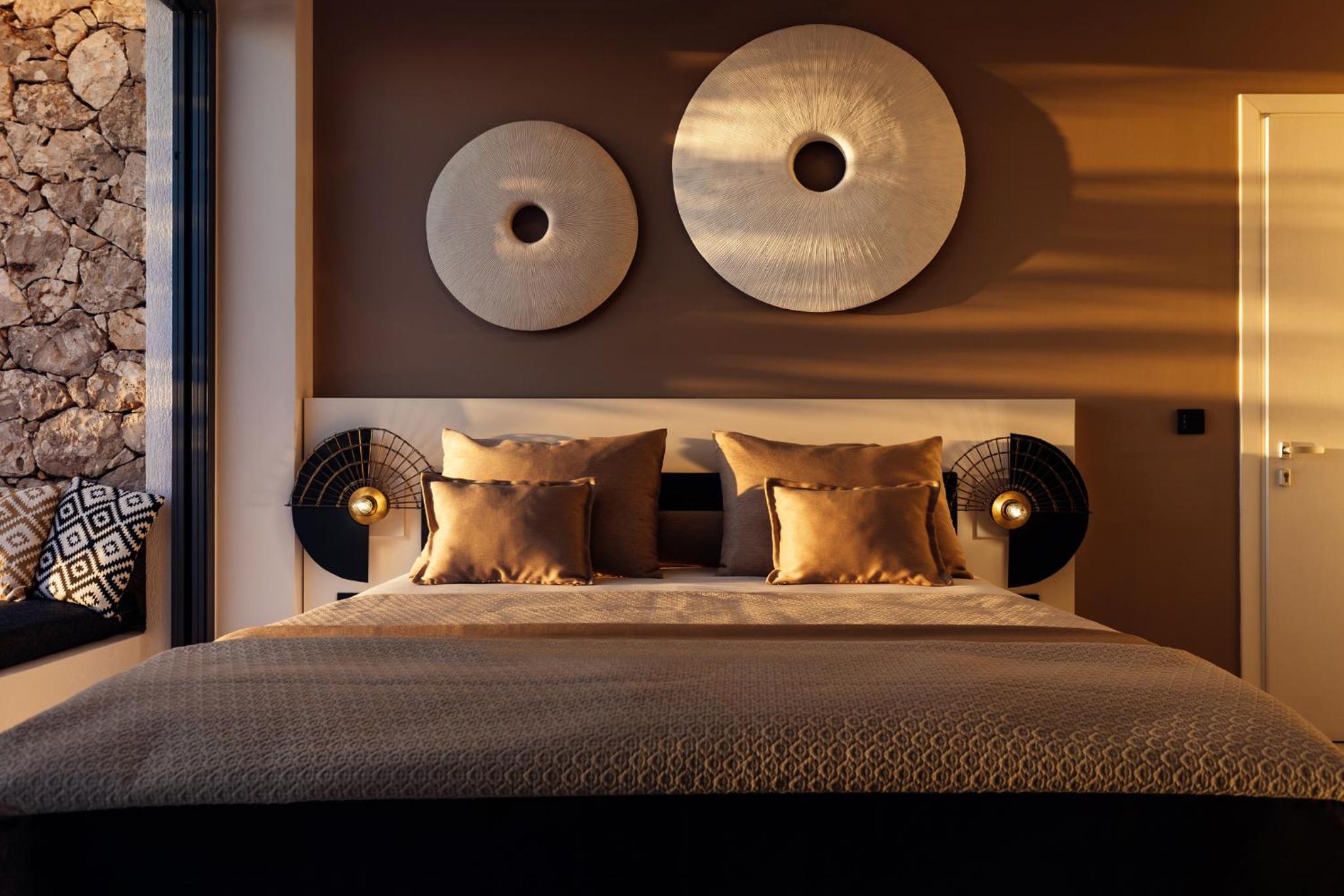 Honeymoon Cave Allure Suite