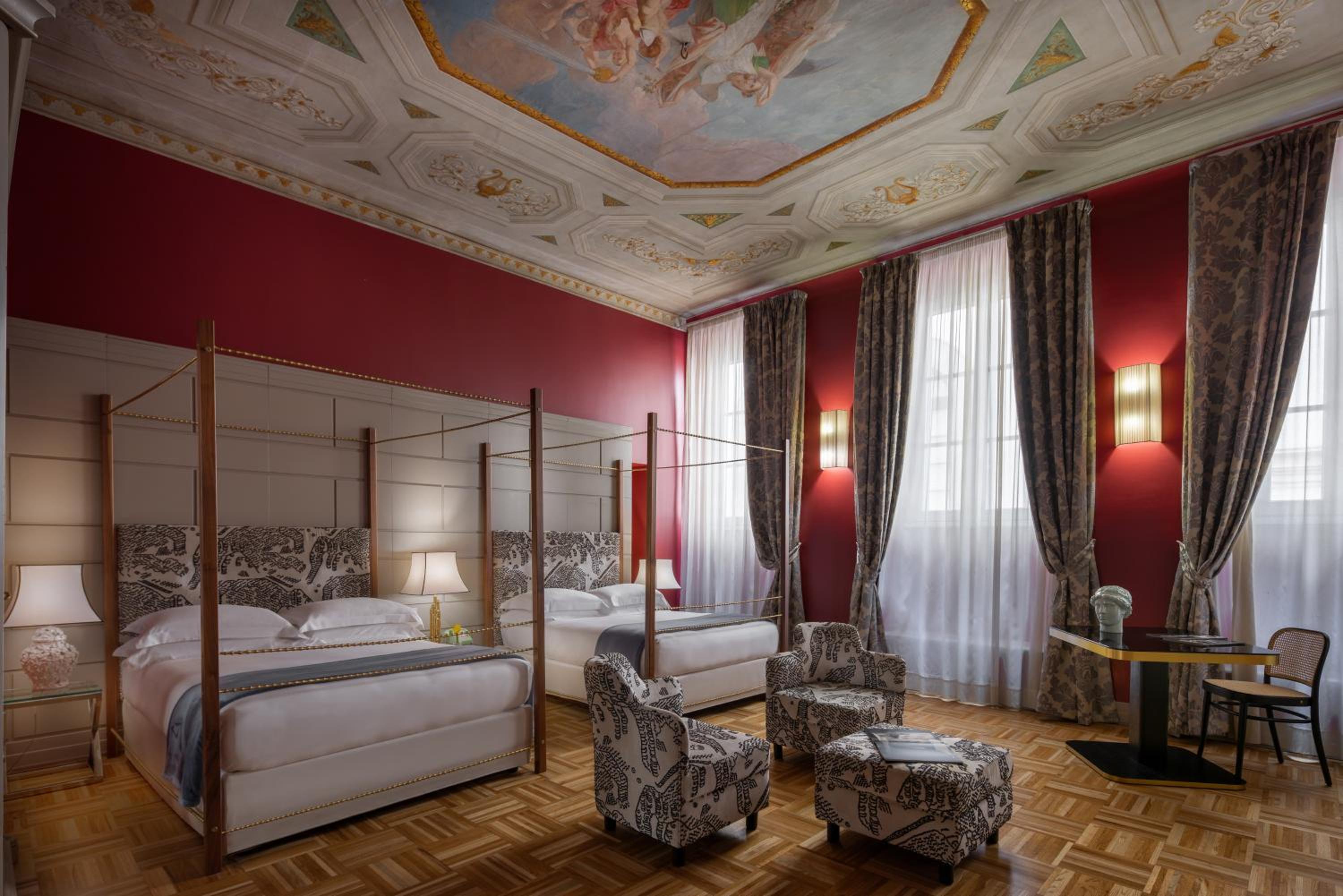 Deluxe Queen Suite