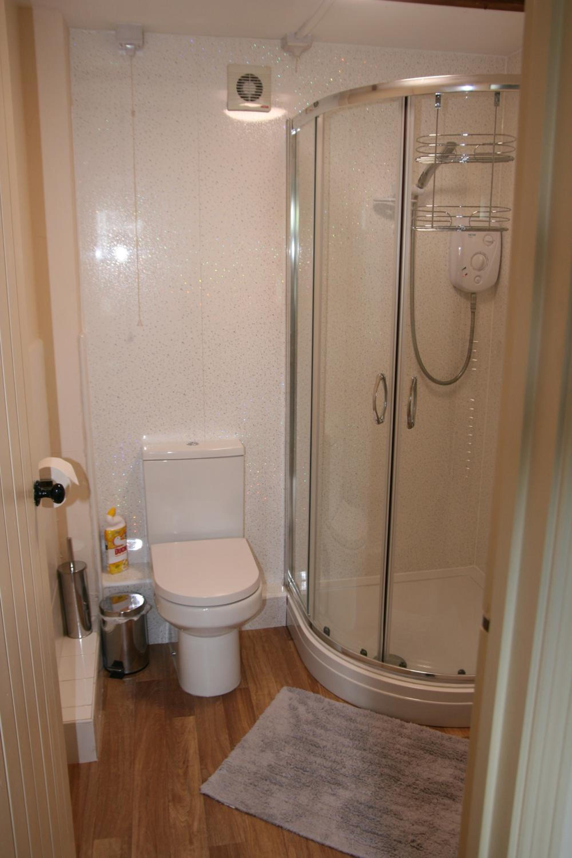 One-Bedroom Apartment - Photo 4