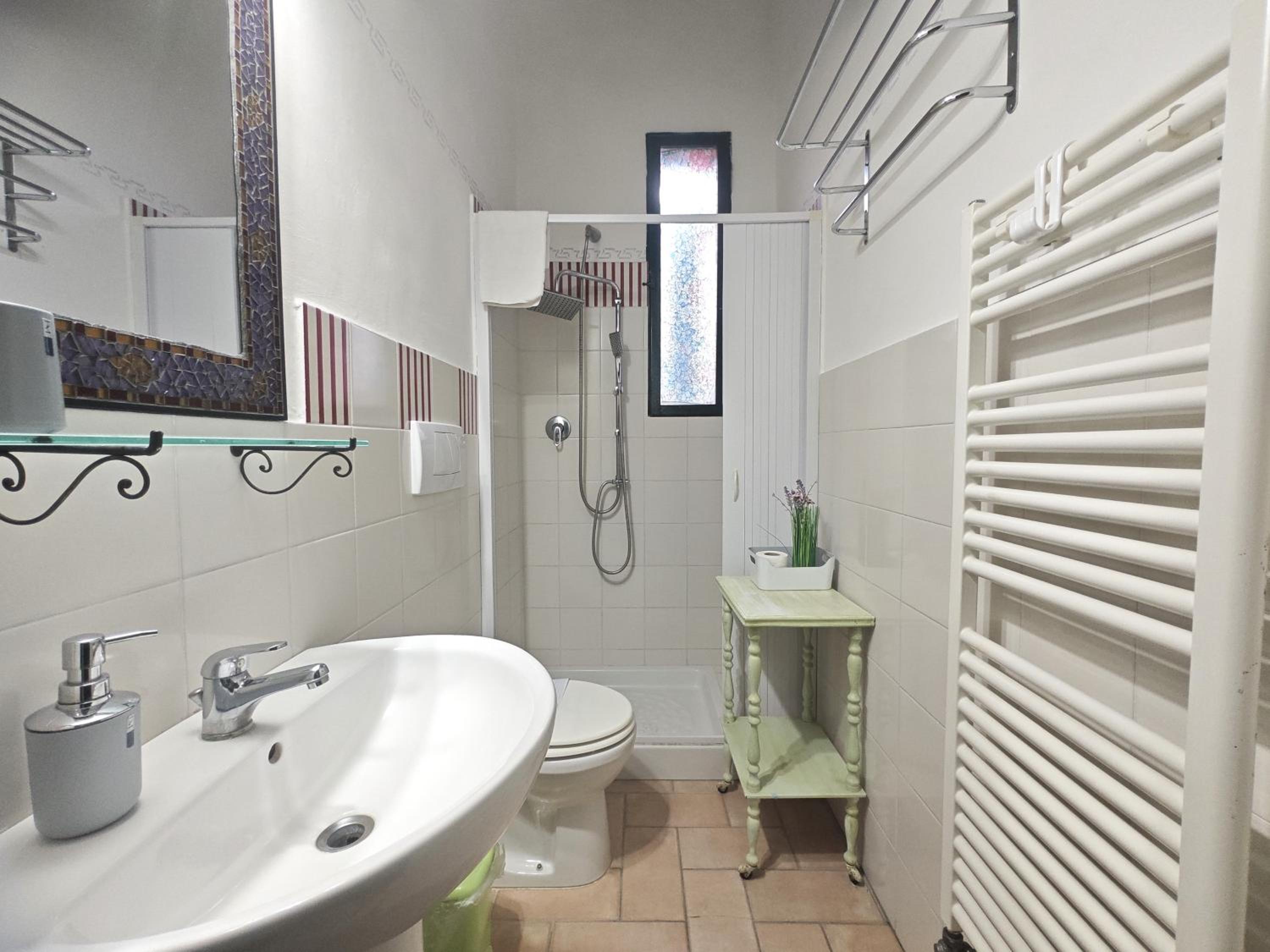 Quadruple Room - Photo 3