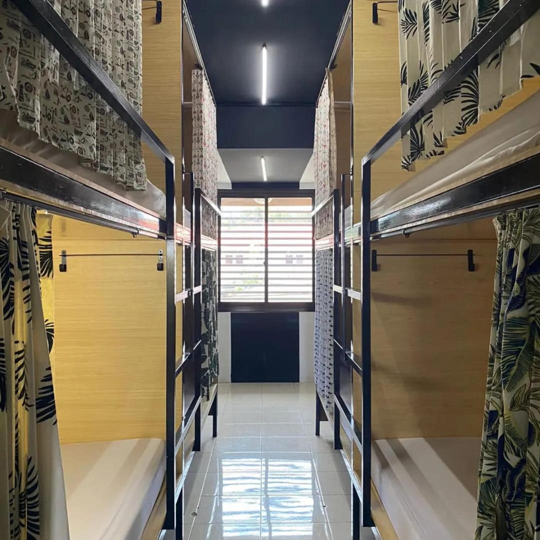 8-Bed Female Dormitory Room photo 3