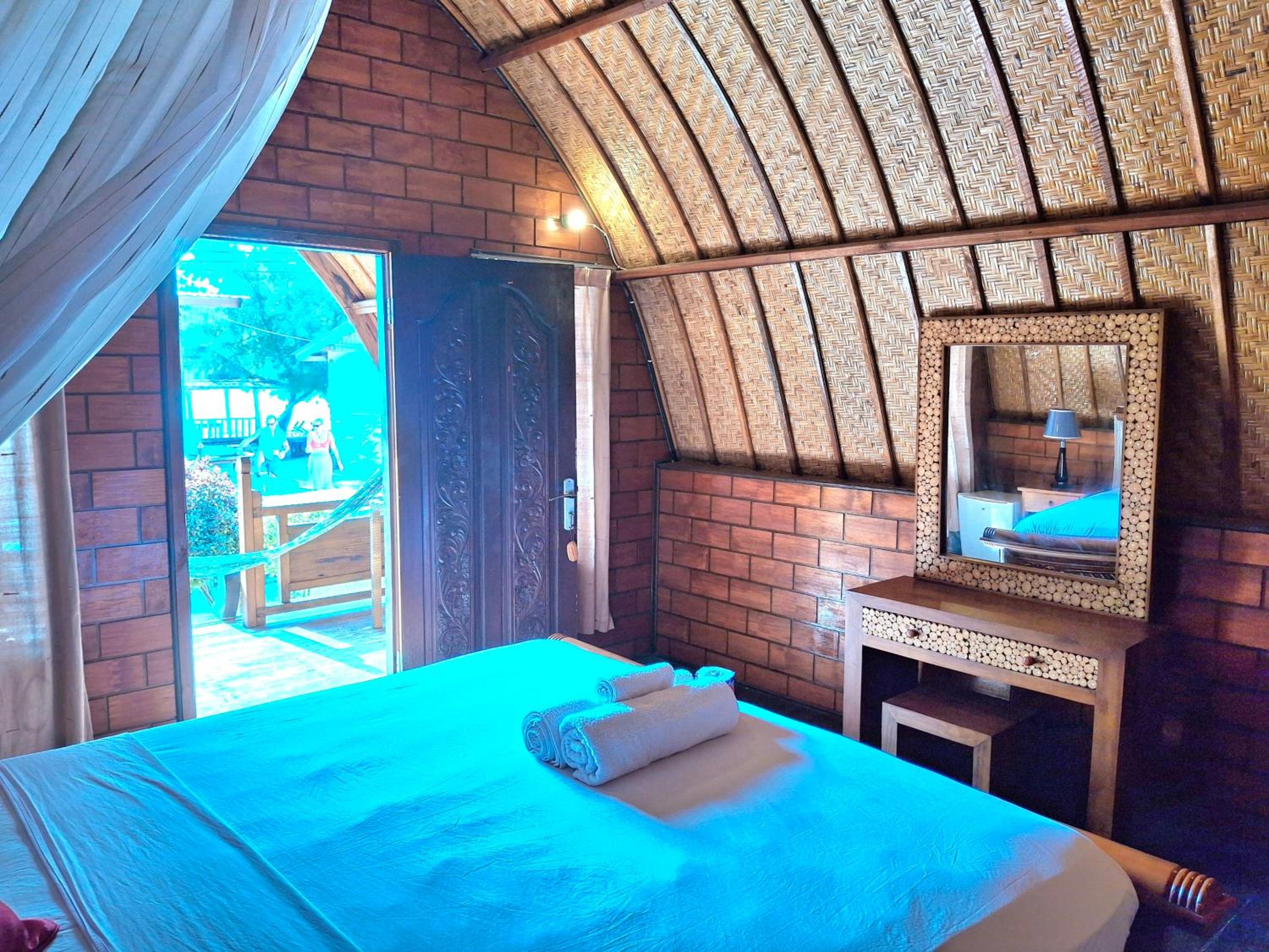 Bungalow with Sea View - Photo 8