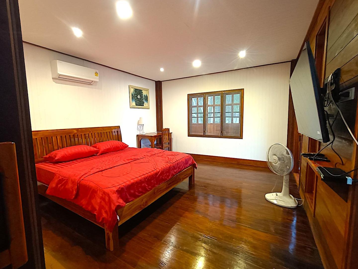One-Bedroom Chalet - Photo 6