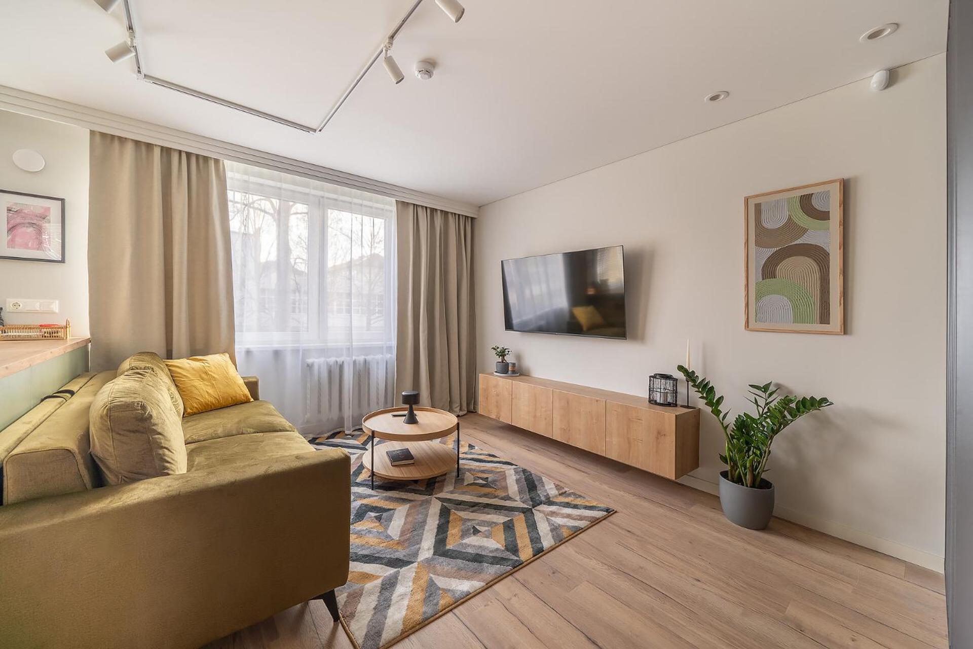 One-Bedroom Apartment photo 1