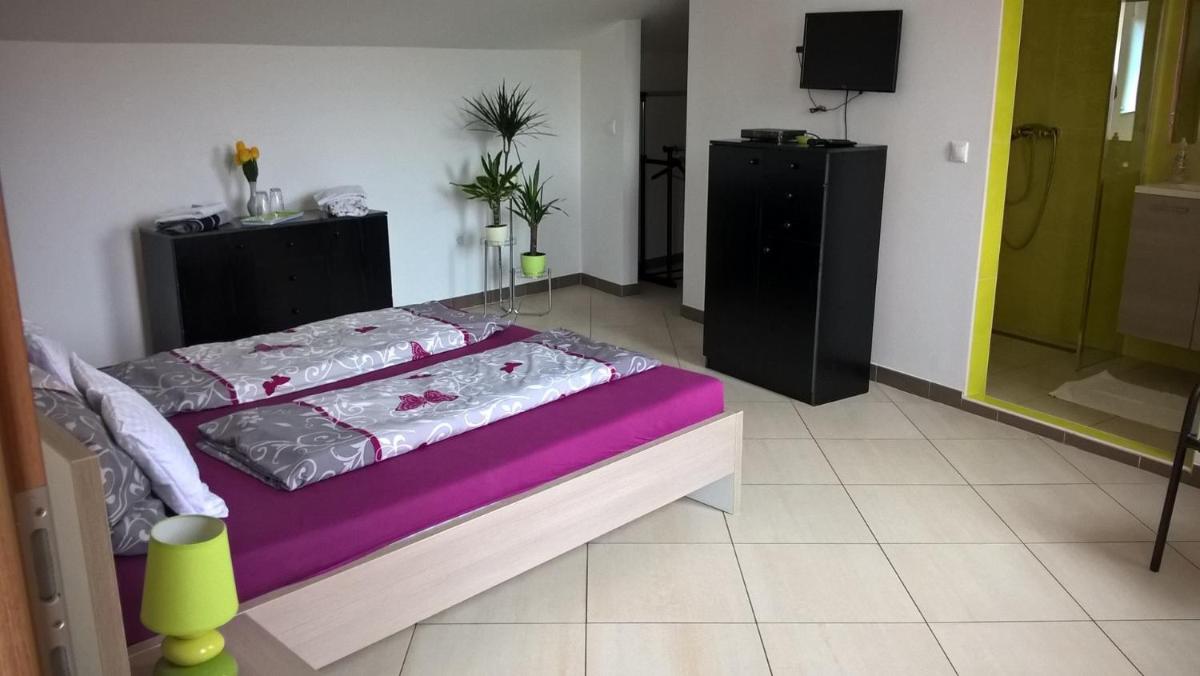 Deluxe King Room photo 2