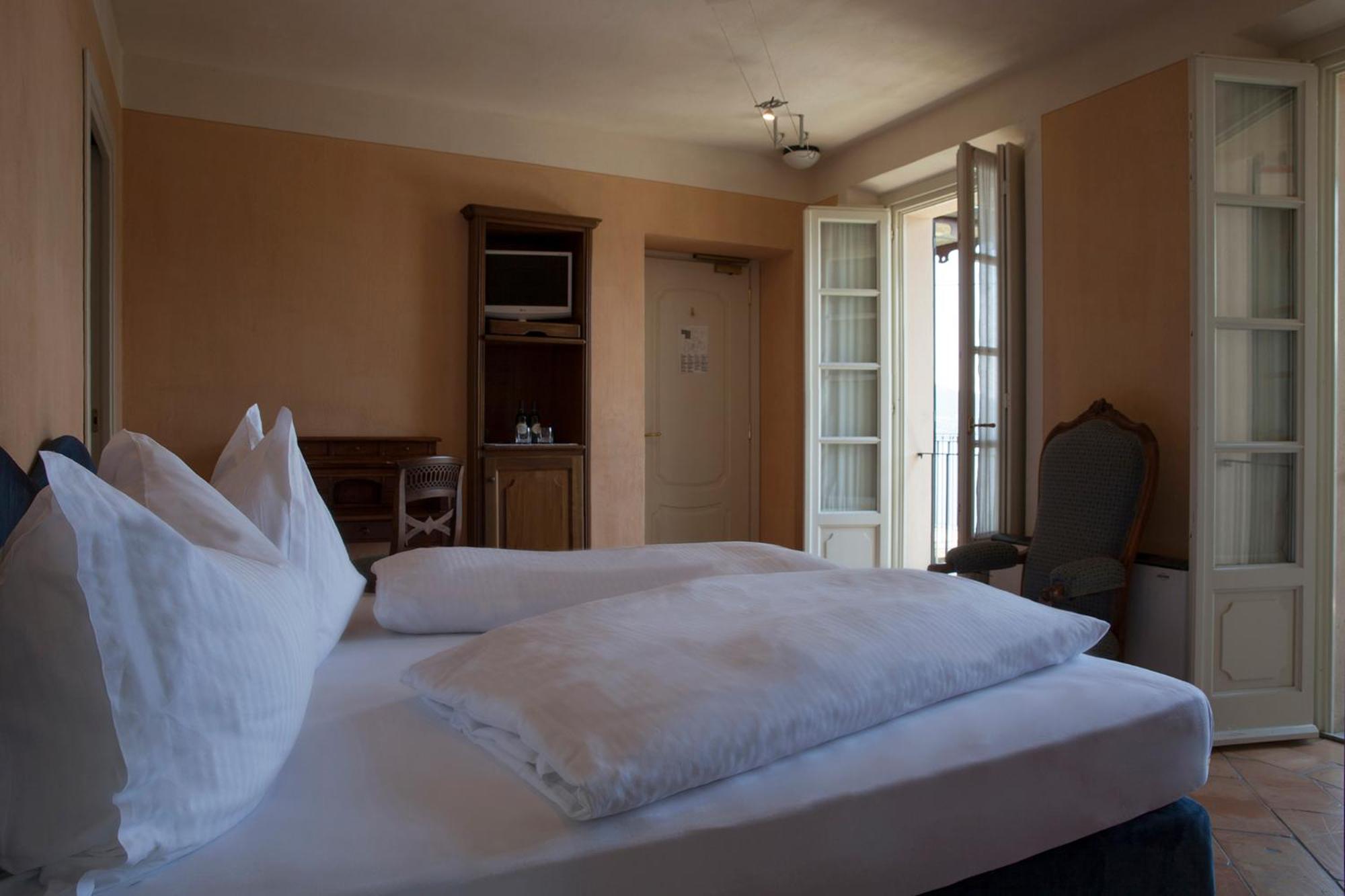 Double Room with Lake View