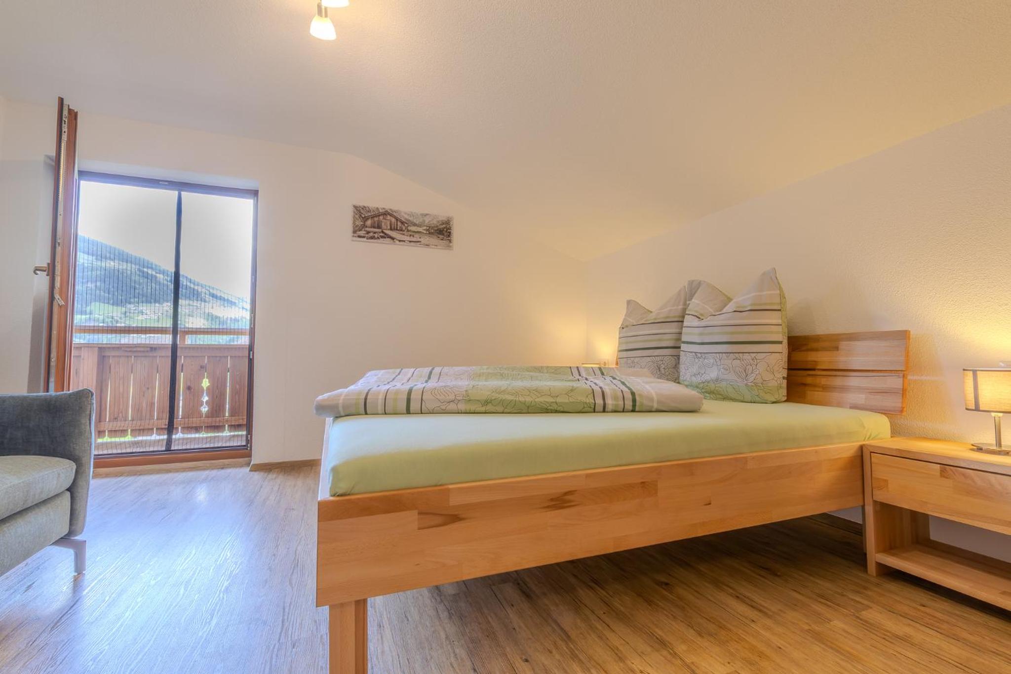 Three-Bedroom Apartment with View photo 1