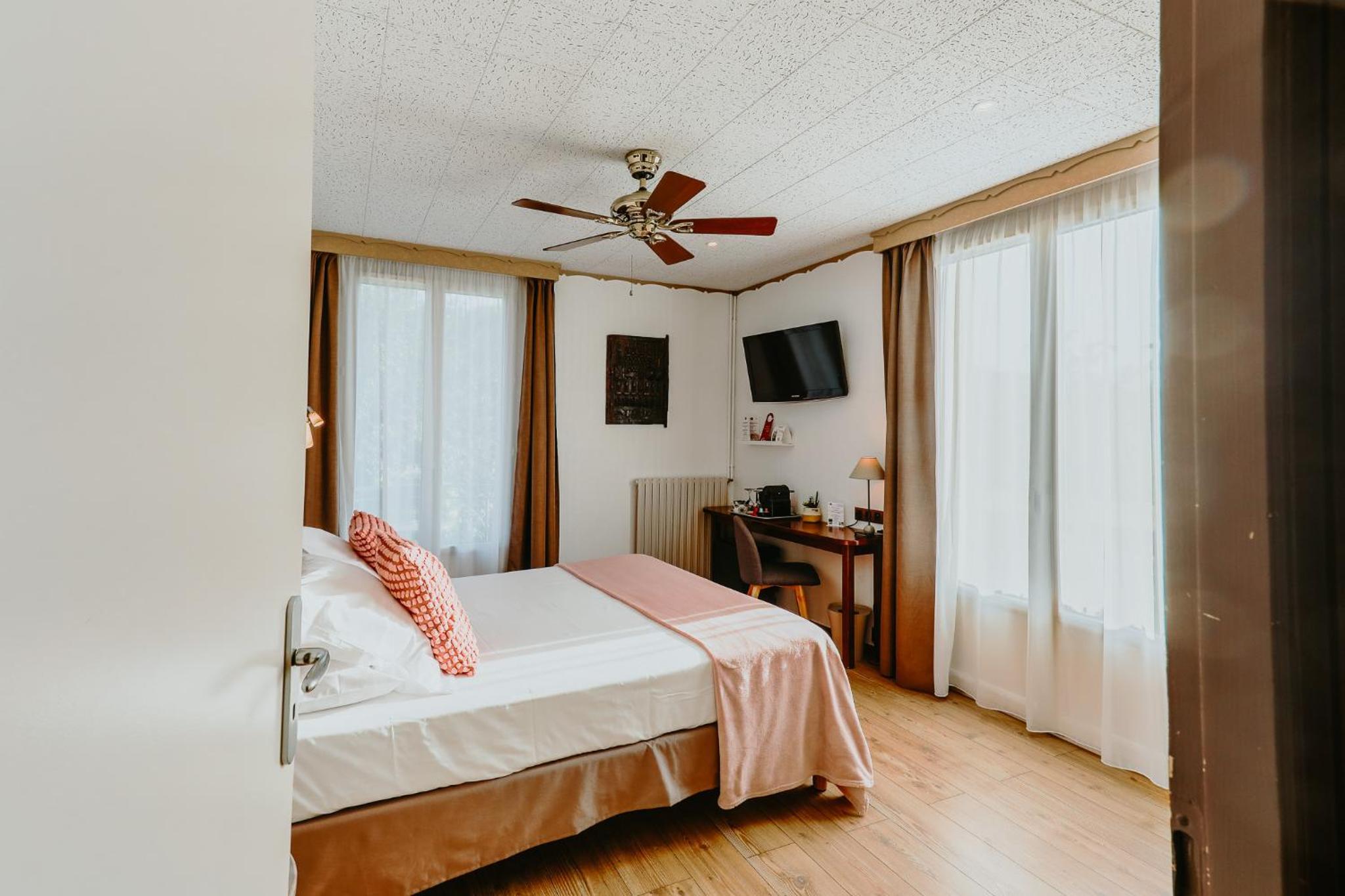 Superior Double or Twin Room - Photo 1