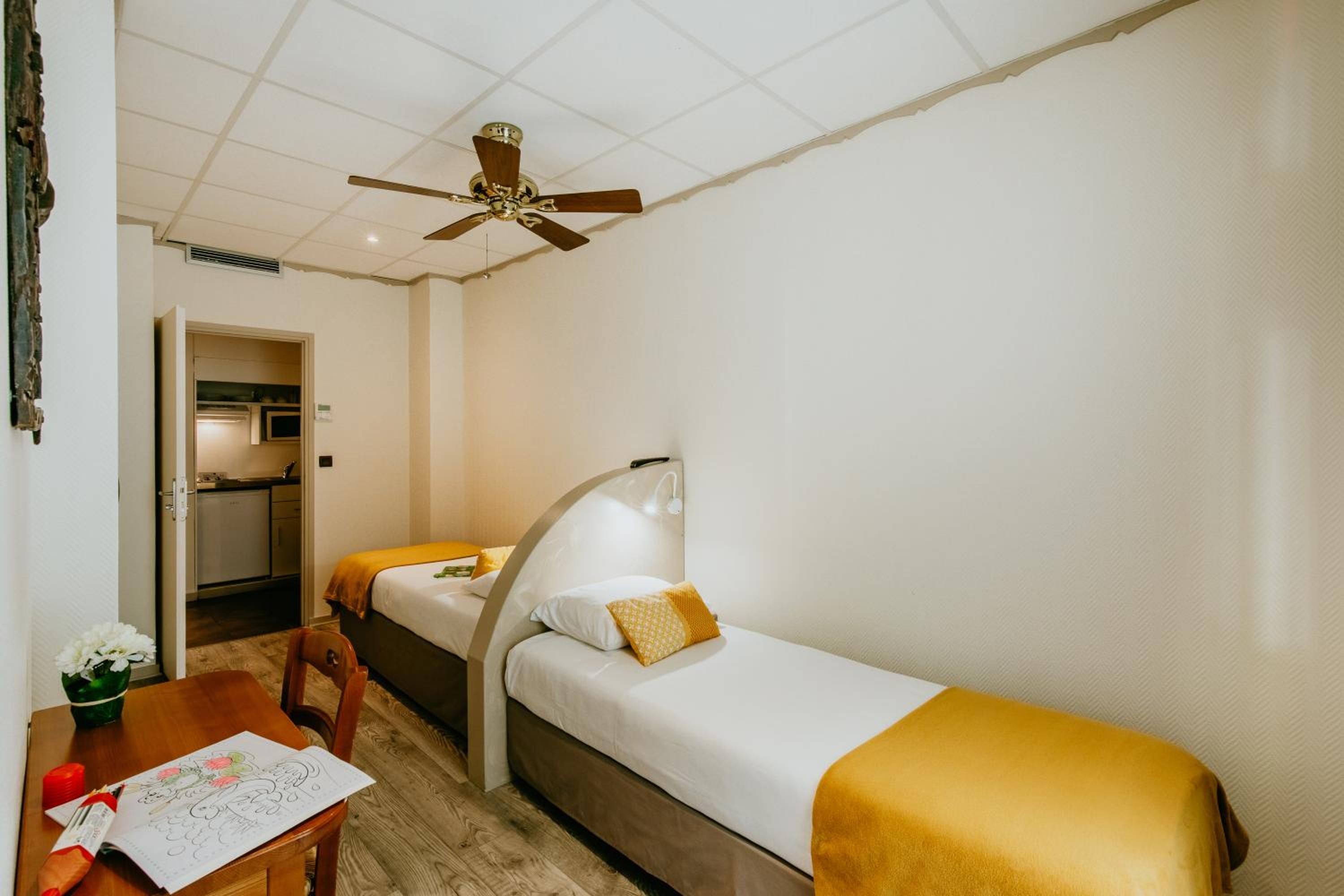 Comfort Family Suite (4 Adults) - Photo 1