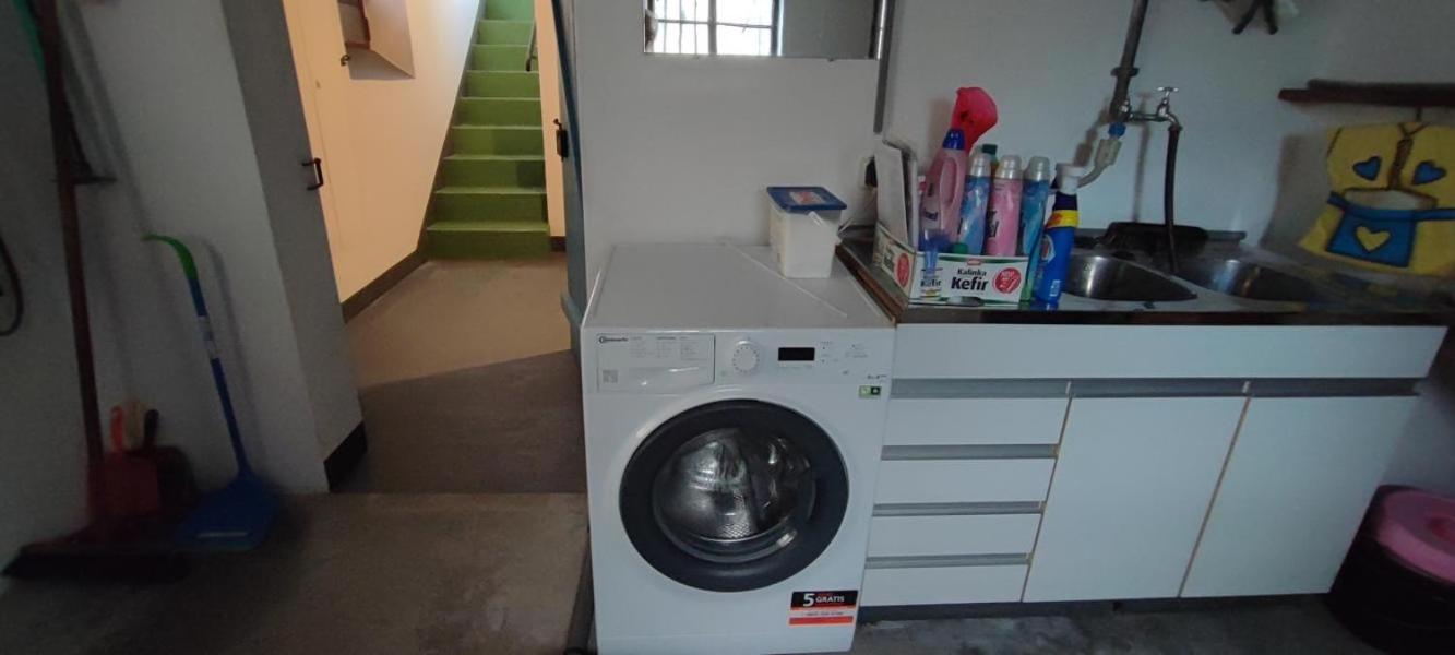 Standard Twin Room with Shared Bathroom photo 3