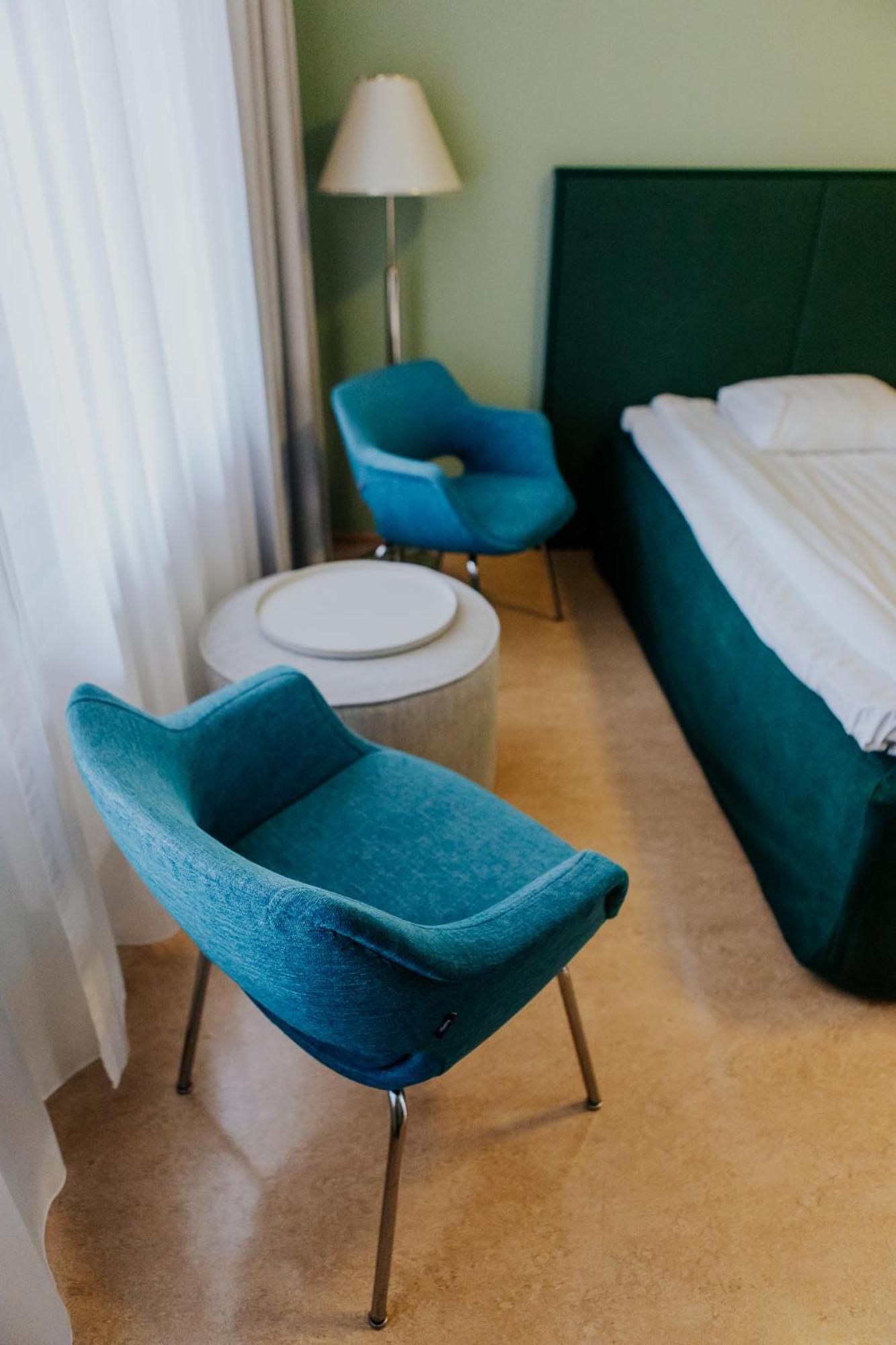 Standard Twin Room - Photo 4