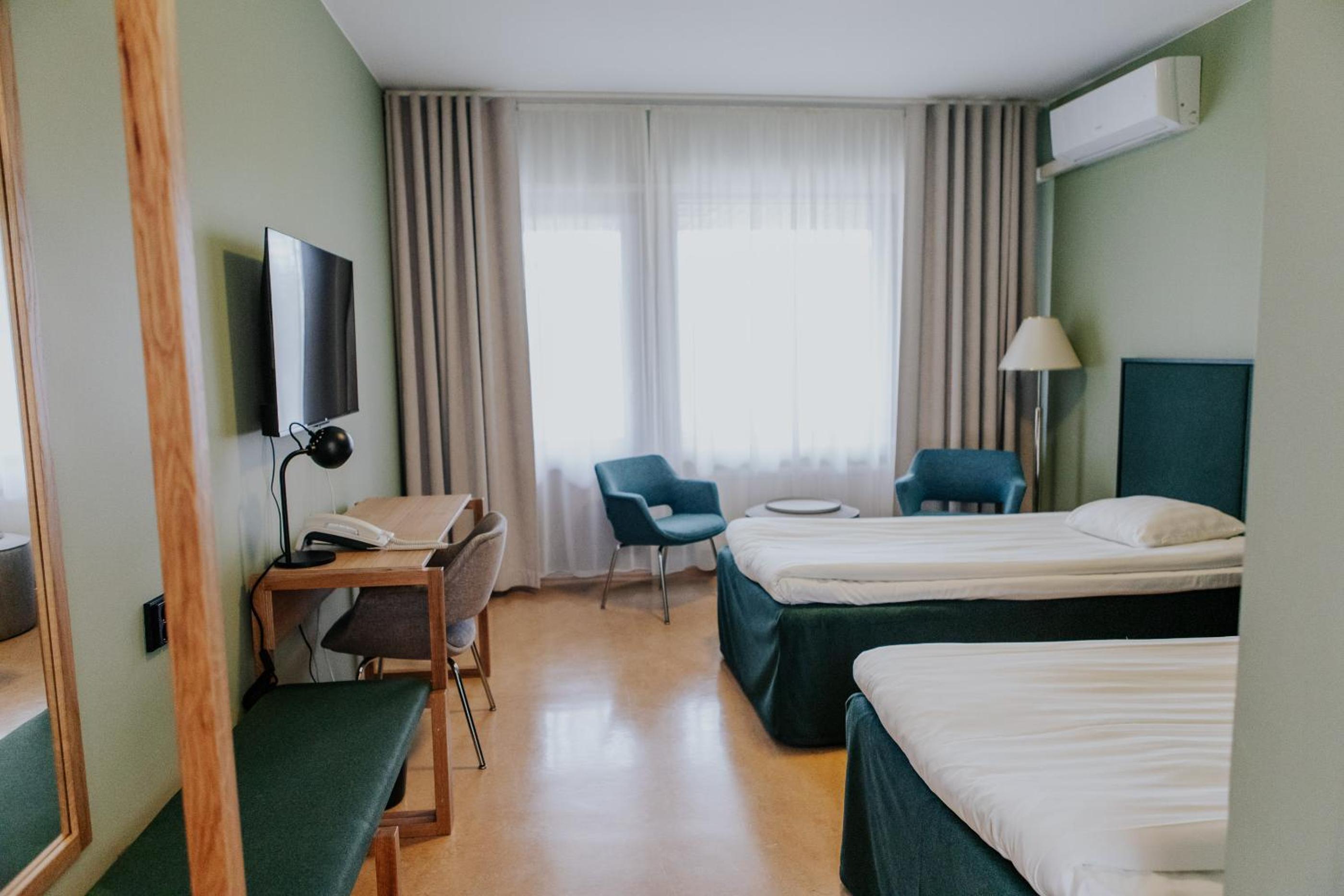 Standard Twin Room - Photo 1
