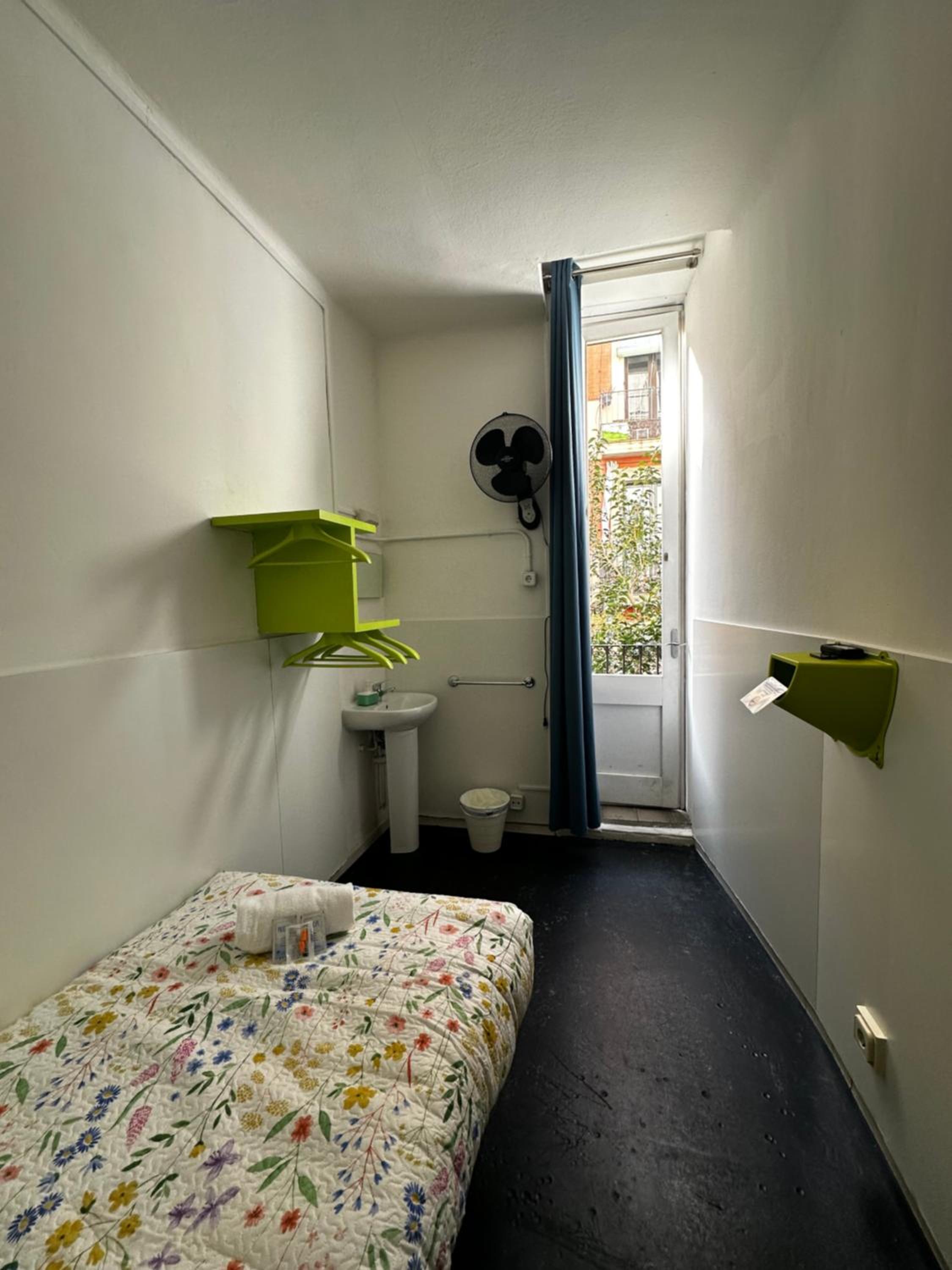 Single Room with Balcony photo 3