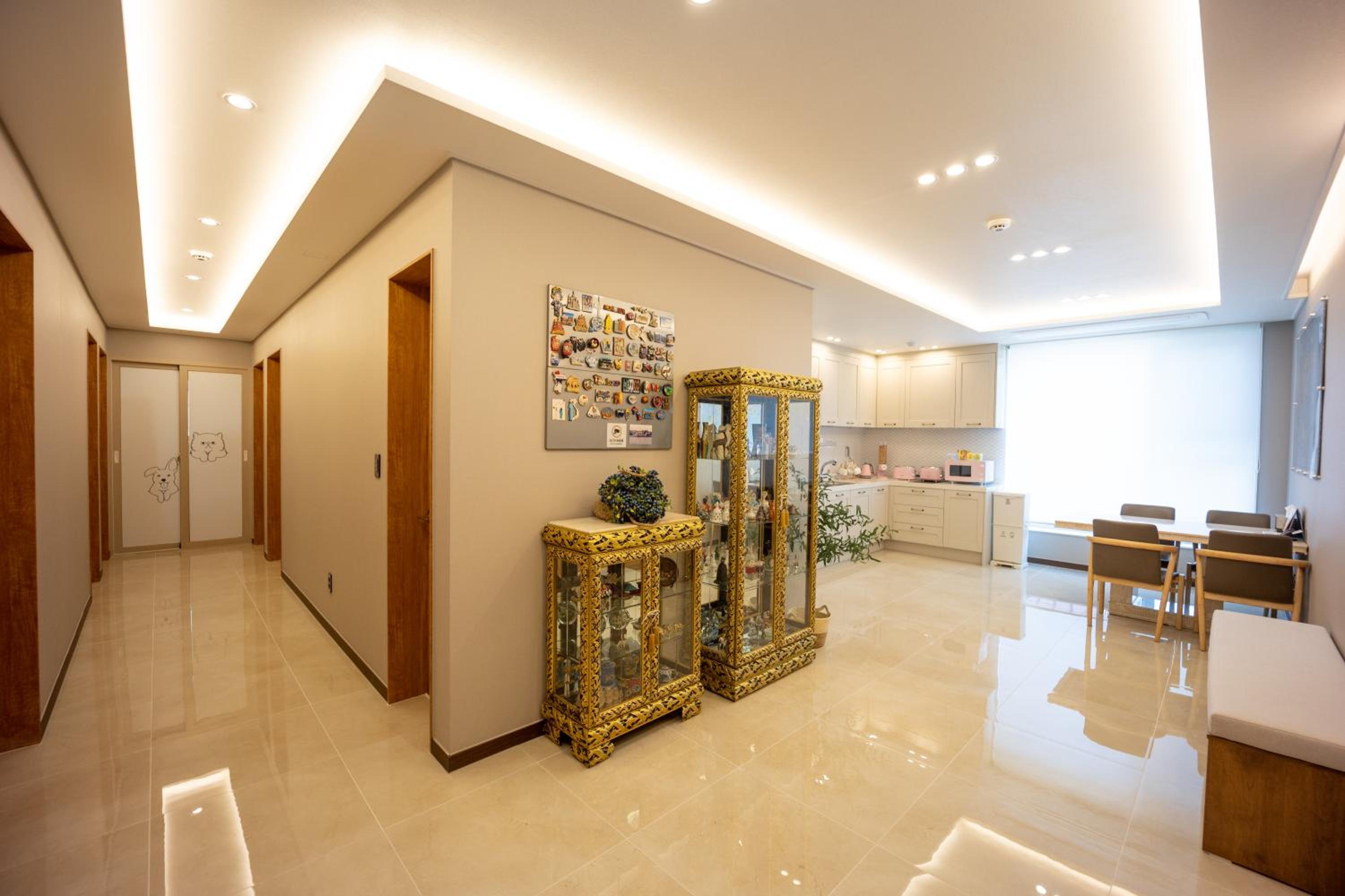 Twin Room with Private Bathroom - Photo 16